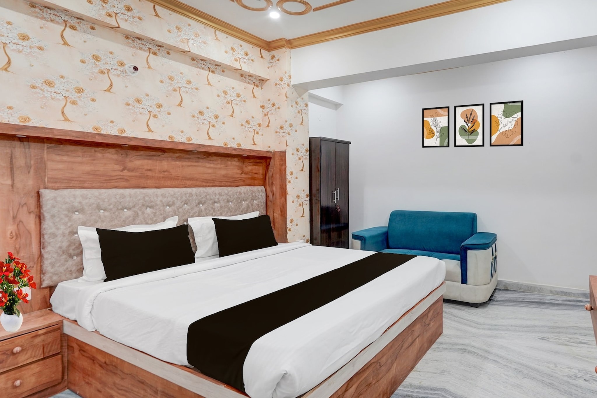 Comfortable Accommodations: Collection O Digha Ghat Formerly Hotel Shahnai in Patna offers family rooms with air-conditioning, private bathrooms, and free WiFi. Each room includes a work desk, seating area, TV, and free toiletries.
Convenient Facilities: Guests benefit from a lift, 24-hour front desk, daily housekeeping, room service, and luggage storage. Additional amenities include a work desk, seating area, TV, and free toiletries.
Prime Location: Located 6 km from Jay Prakash Narayan Airport, the hotel is 2 km from Patna Railway Station. Nearby attractions include Rajeev Nagar Police Station and Ramnihora Path.
Unmarried couples are warmly welcome at this property.
Guests with local ID proof are warmly welcome.
Foreign guests are welcome and allowed to stay at this property without any restrictions
Early Check-In Policy: A full day’s room rate will be charged for check-ins before 6:00 AM. Complimentary early check-in is available between 6:00 AM and 10:00 AM, subject to room availability.
Check-in is only available to guests aged 18 and above. Please provide a government-issued ID to confirm your age.