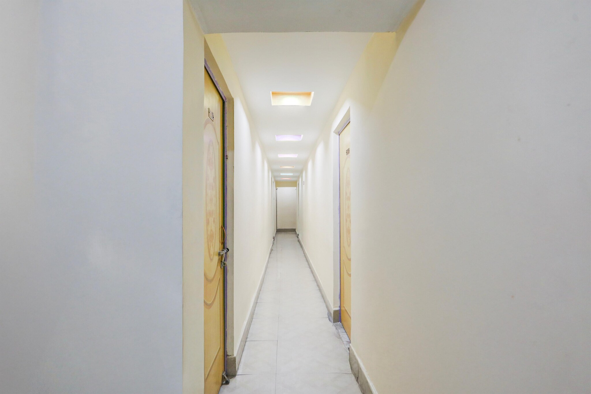 Ground floor: (bedroom(double bed, TV, seating area, air conditioning, telephone), bathroom(bathtub or shower, shower, washbasin, toilet, Towels incl., shampoo, body soap, hot water))