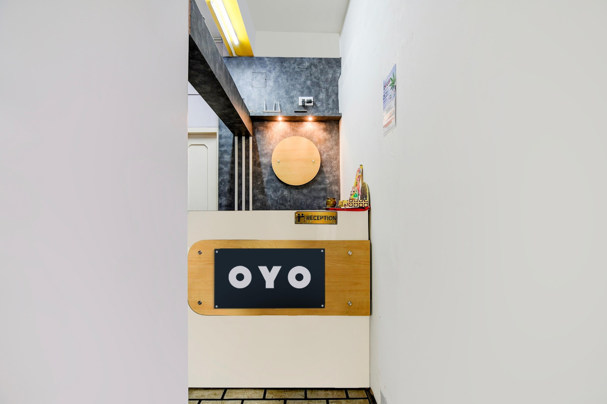 Ground floor: (bedroom(double bed, TV, seating area, air conditioning, Towels incl., telephone), bathroom(bathtub or shower, shower, washbasin, toilet, shampoo, body soap, hot water), Laundry Package incl.)