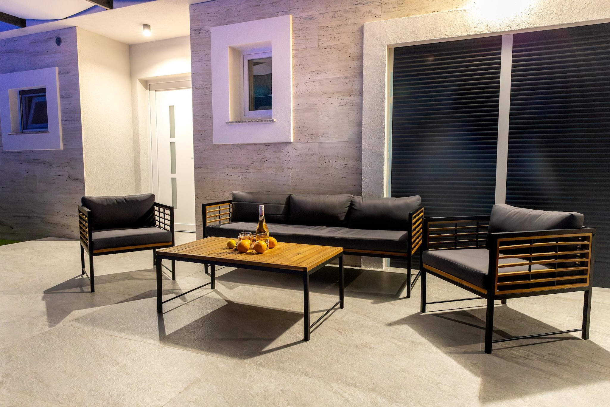 HOLIDAY HOME NENA-Terrasse/Balkon