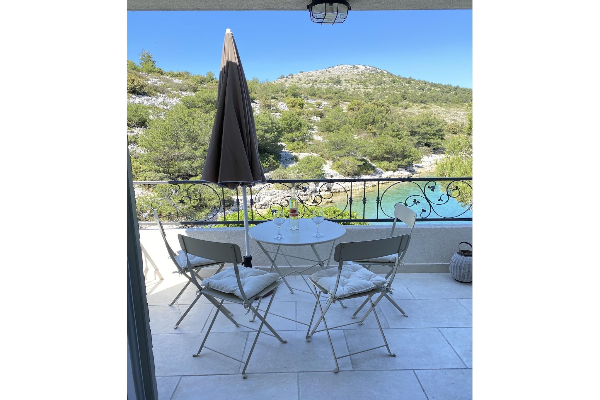 BLUE SERENITY RETREAT IN ŽUT ISLAND OF KORNATI-Terrasbalkon