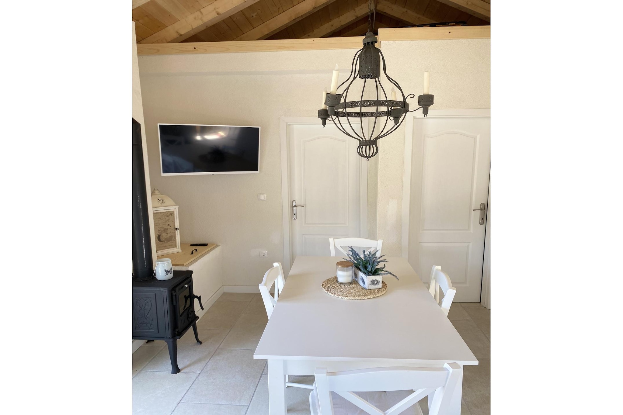 BLUE SERENITY RETREAT IN ŽUT ISLAND OF KORNATI-Eetkamer