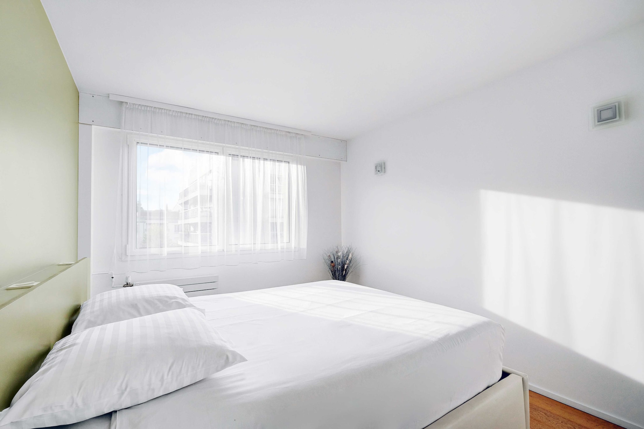 IY-25B-REPUBLIQUE-M-Niet-getagd