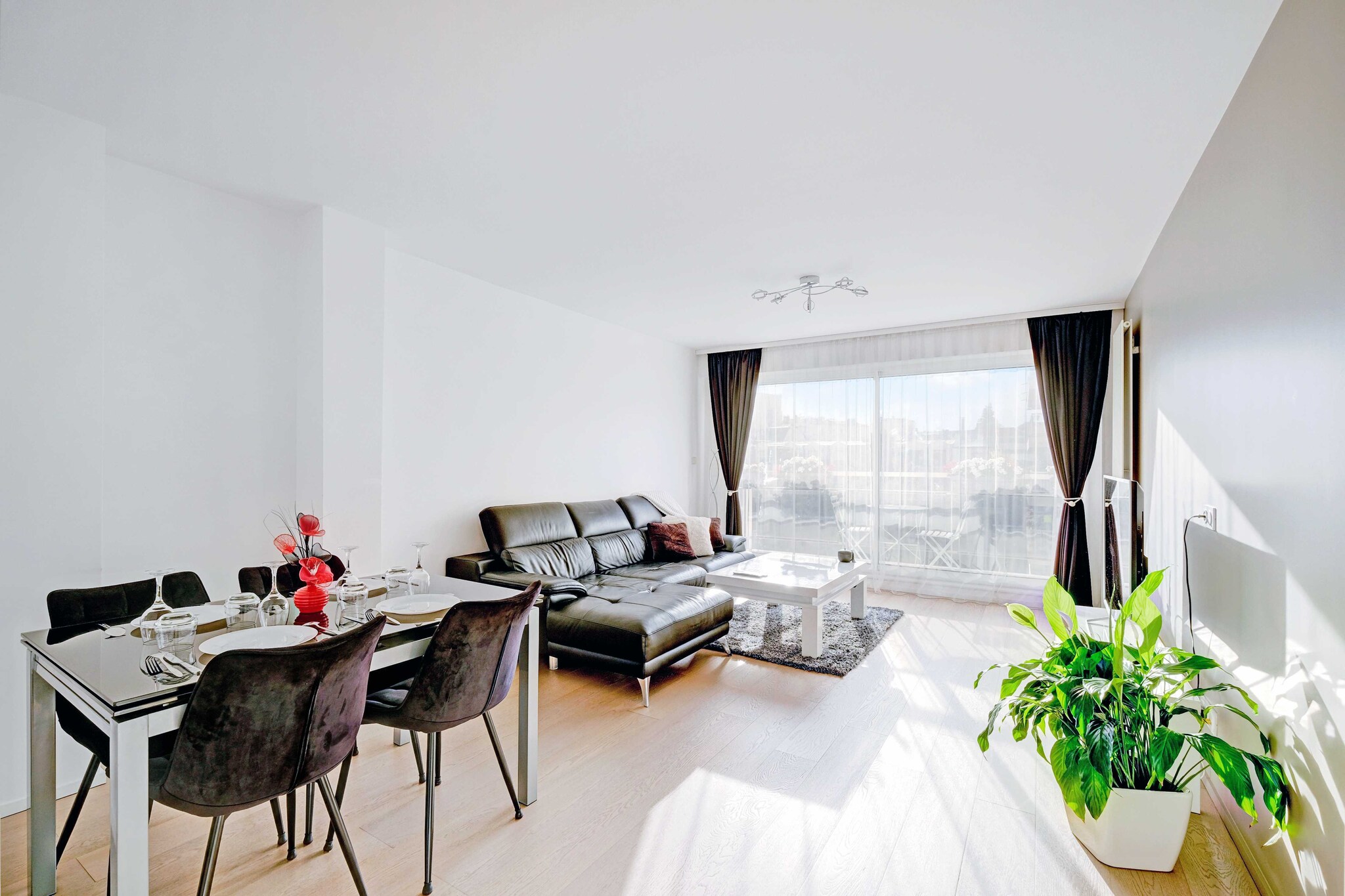 IY-25B-REPUBLIQUE-M-Niet-getagd