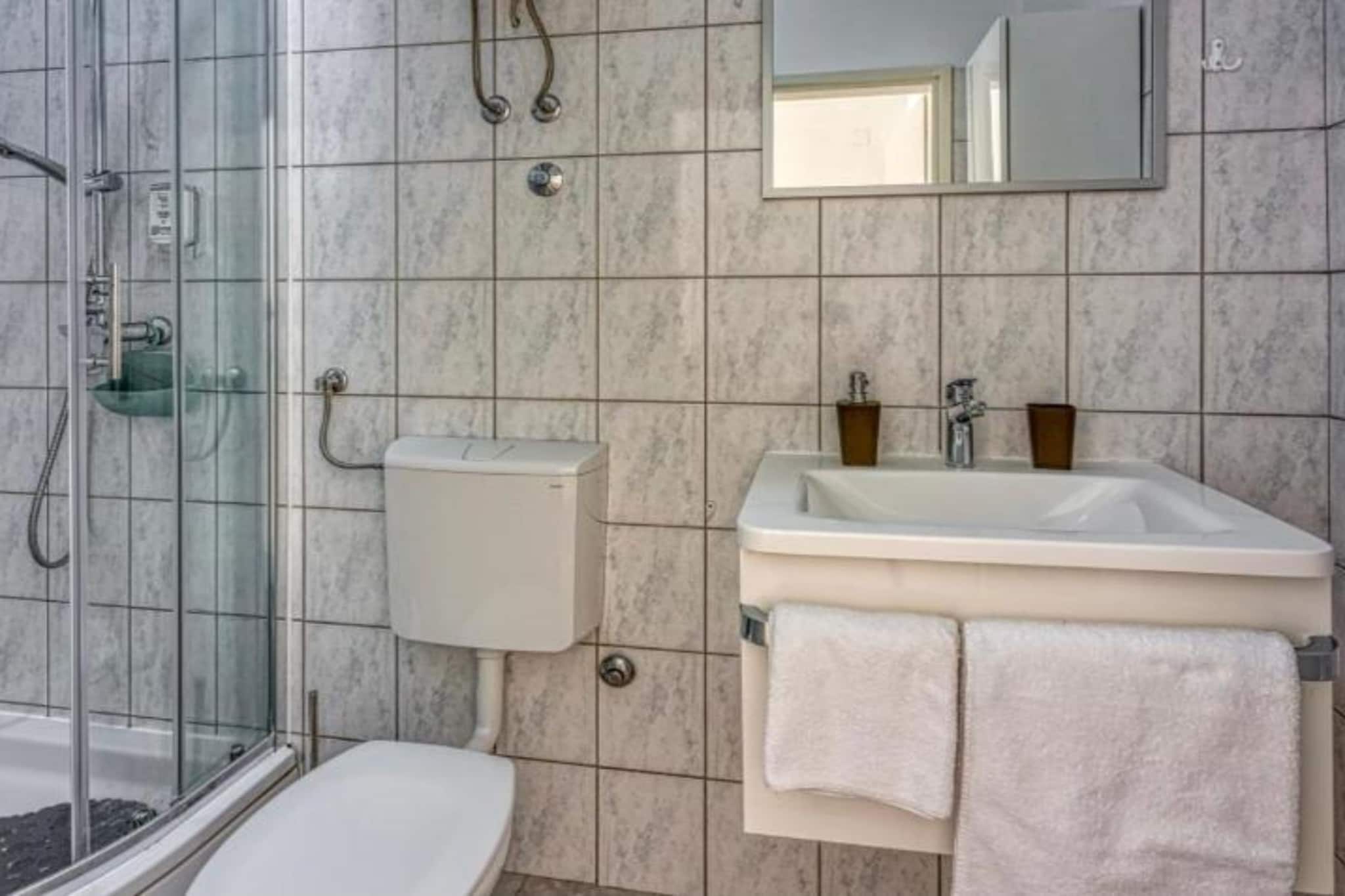 Villa Lara With Pool And Sea View - Four Bedroom Villa With Pool And Sea View - Badkamer