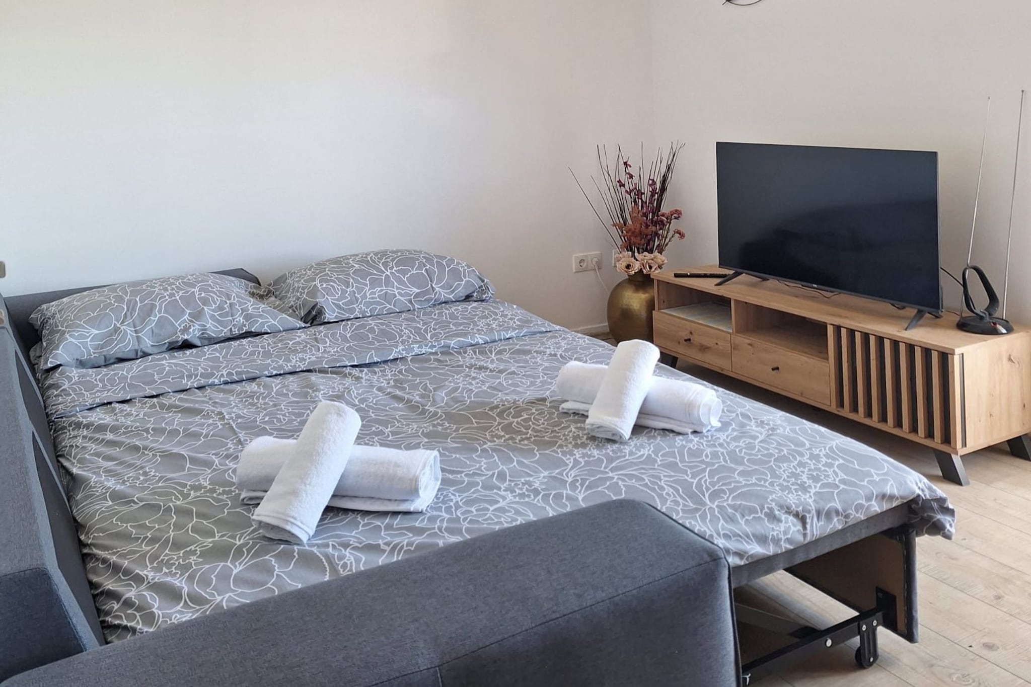 Apartment Beleca - One Bedroom Apartment with Balcony - Slaapkamer