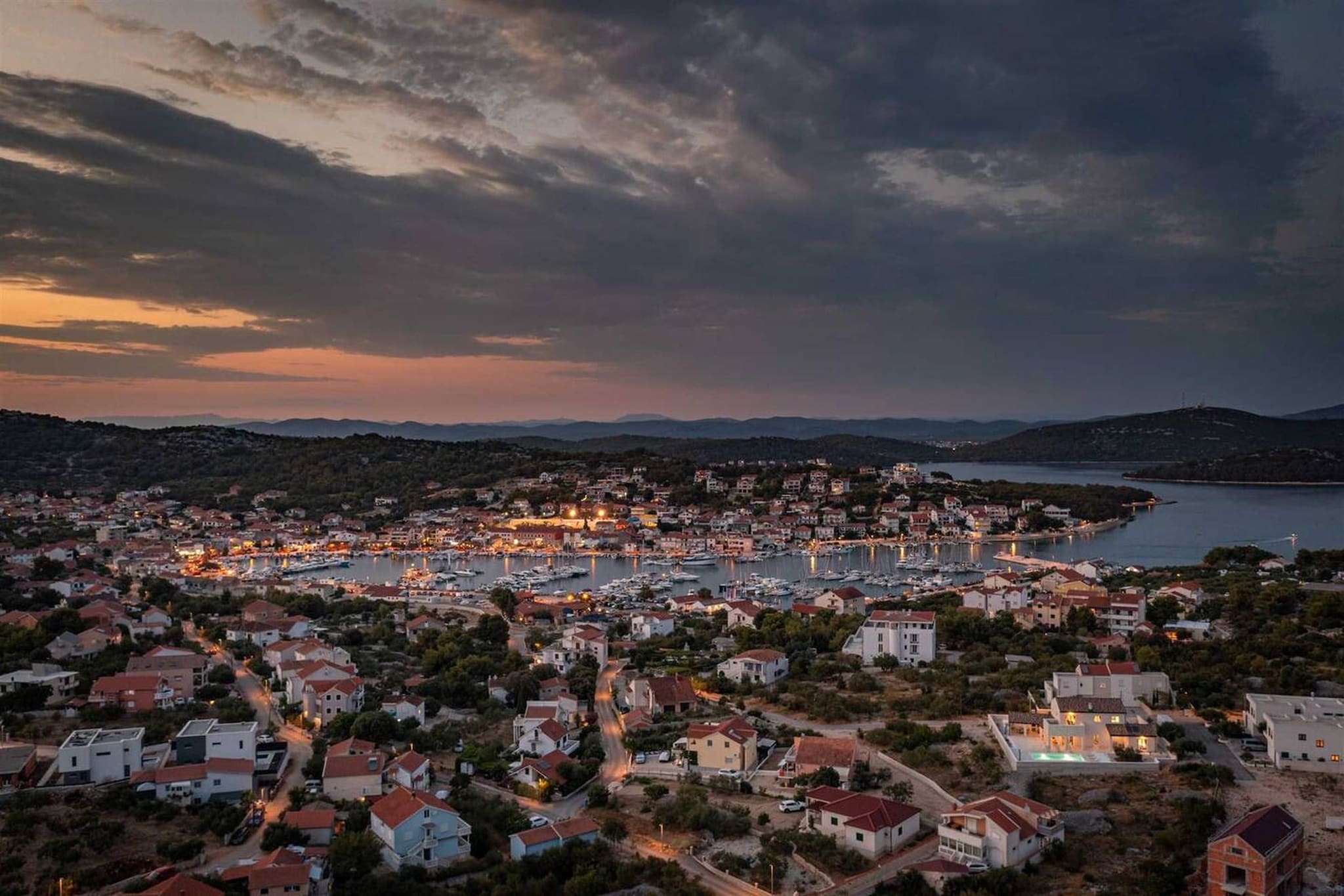 VILLA ROYAL STONE-Zones été à 1 km