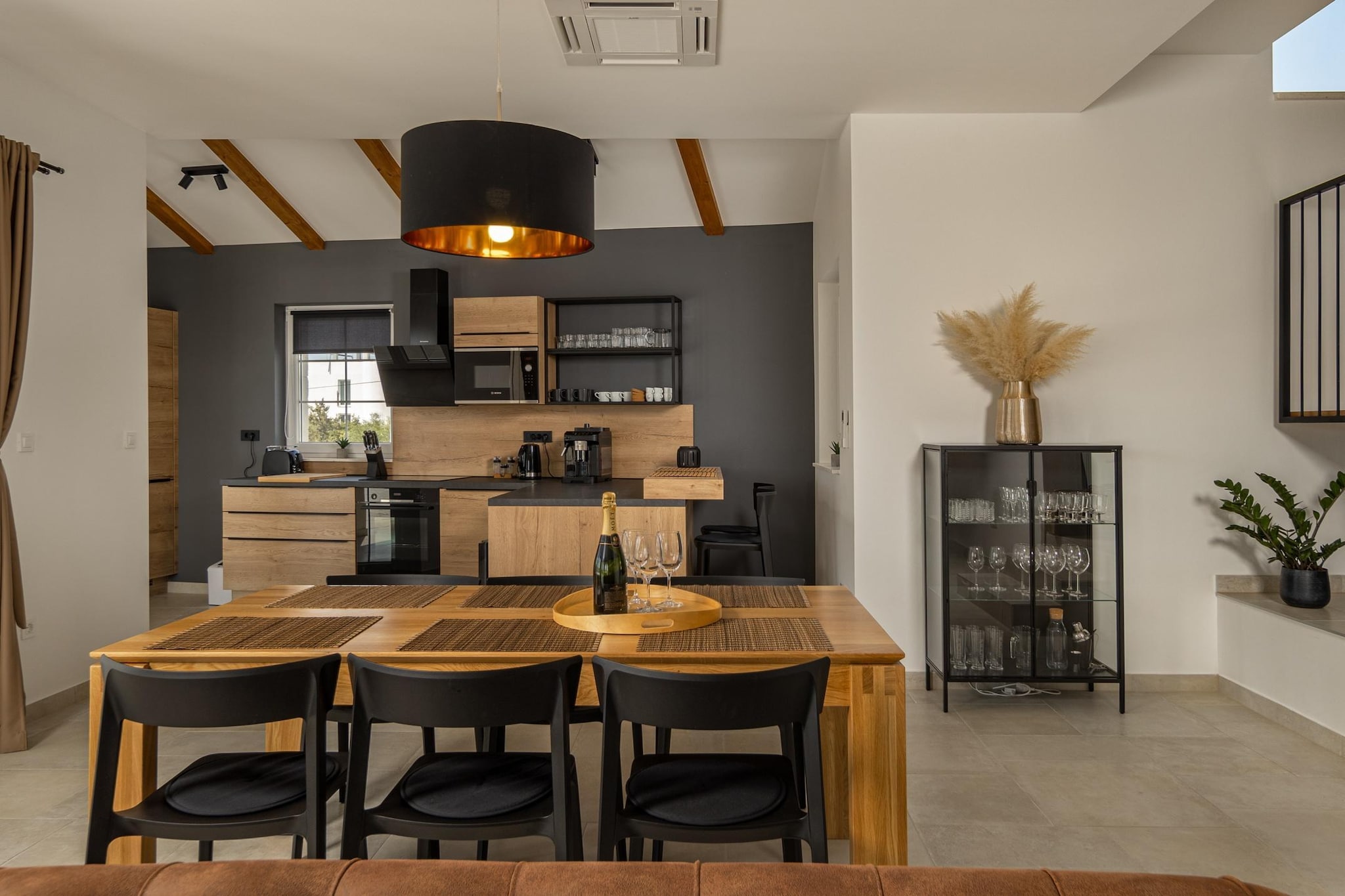 VILLA ROYAL STONE-Salle à manger