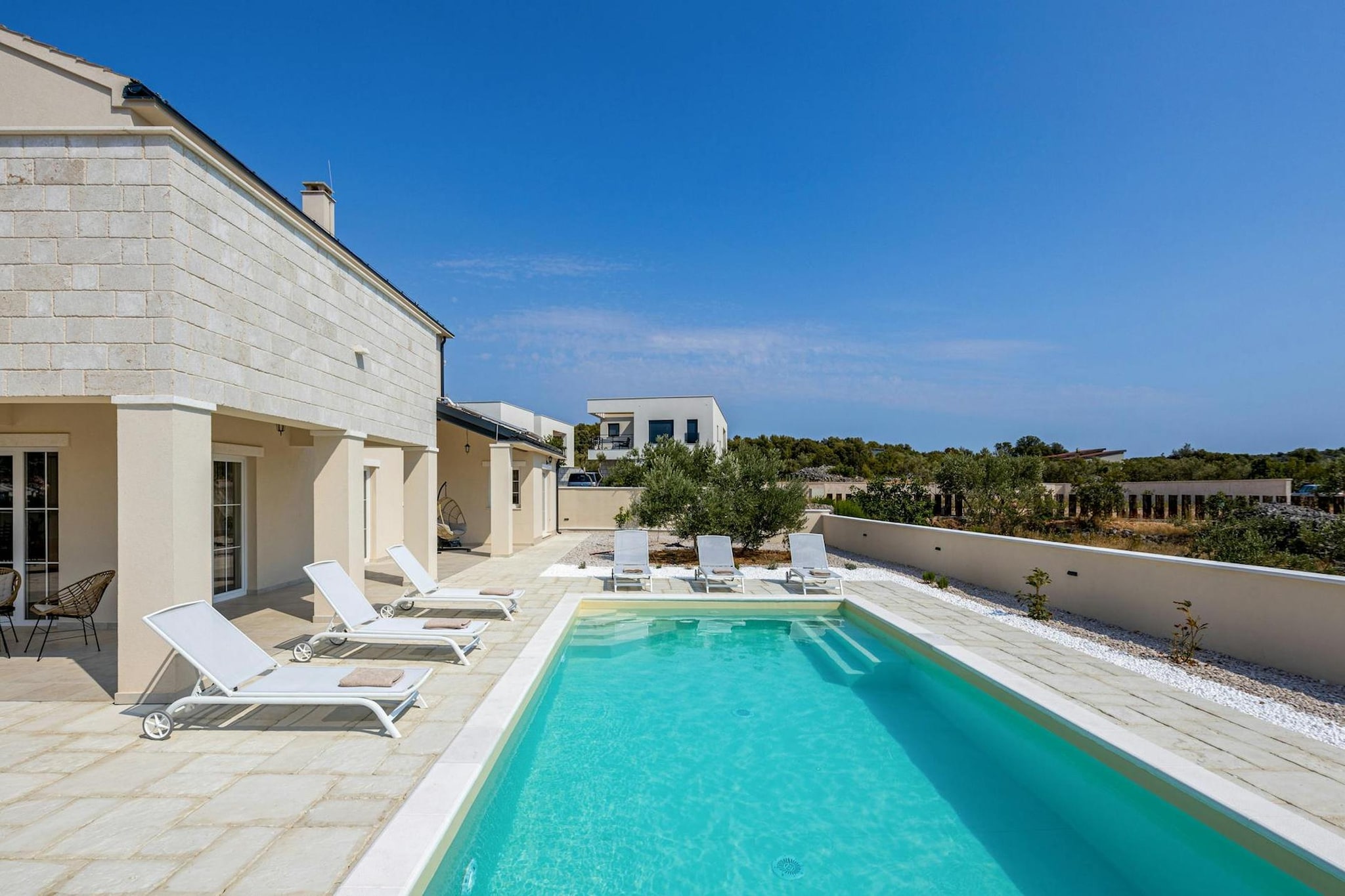 VILLA ROYAL STONE-Piscine