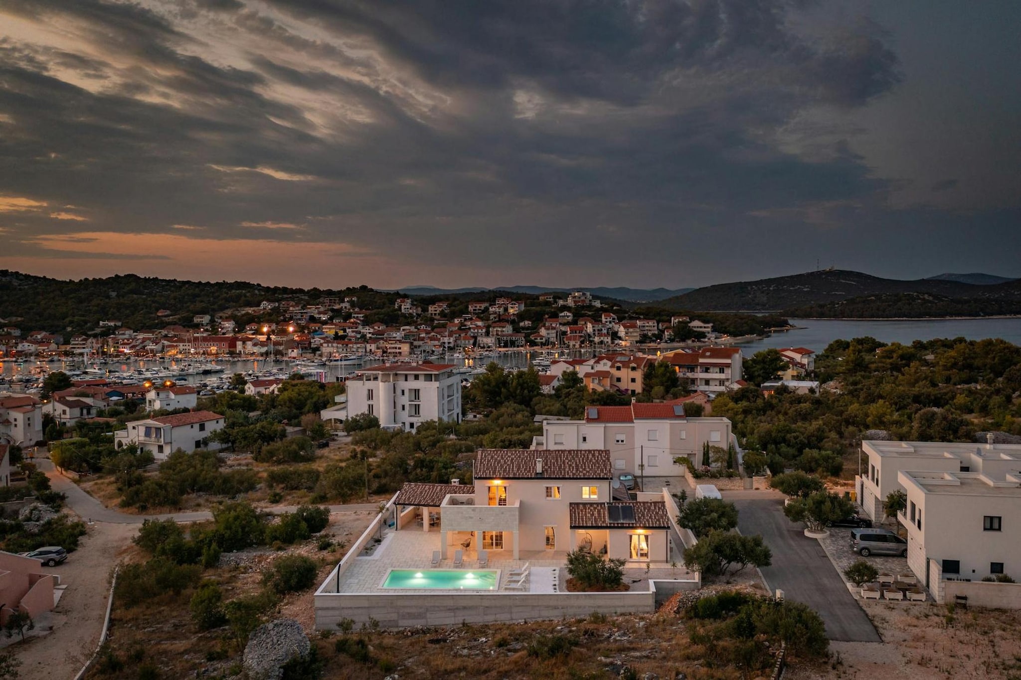 VILLA ROYAL STONE-Zones été à 1 km