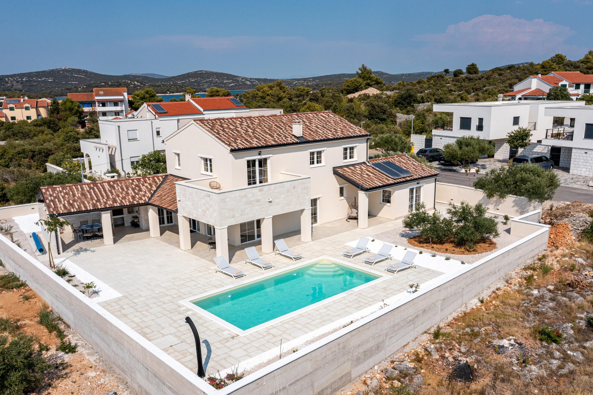 Villa Royal Stone with Pool in Jezera