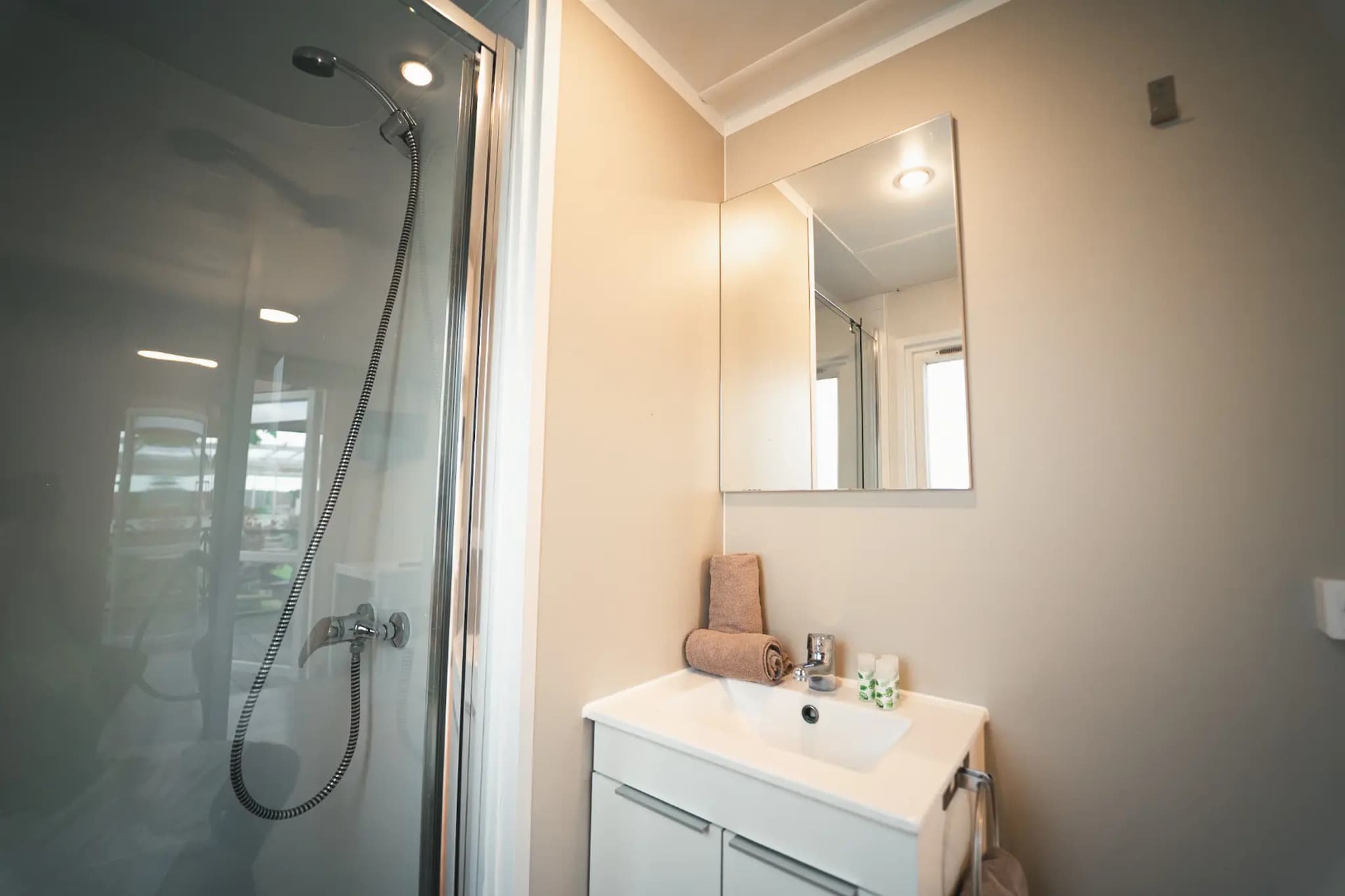 HOLA CAMP CHILCHES-Comfort 2-Badkamer