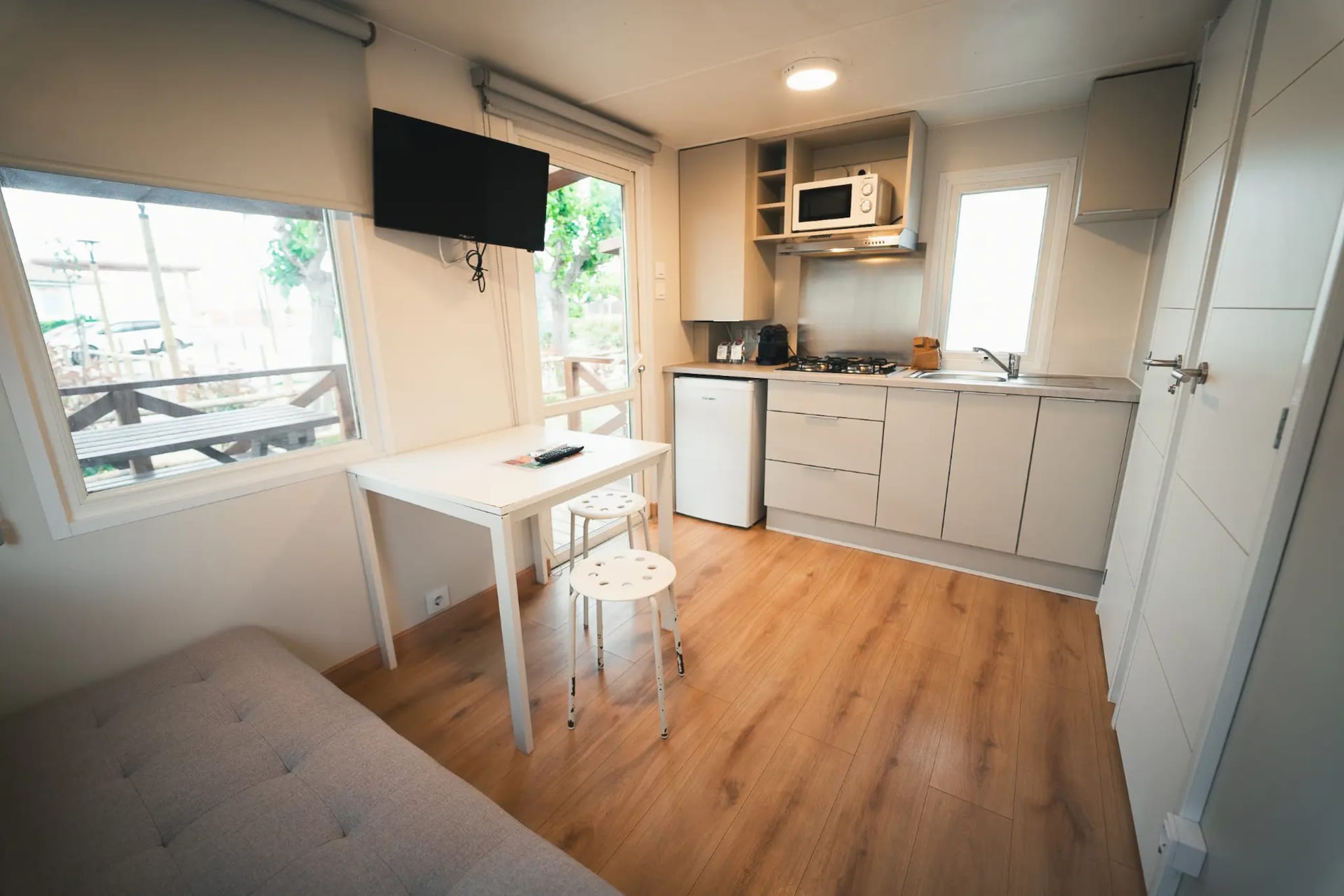 HOLA CAMP CHILCHES-Comfort 2-Woonkamer