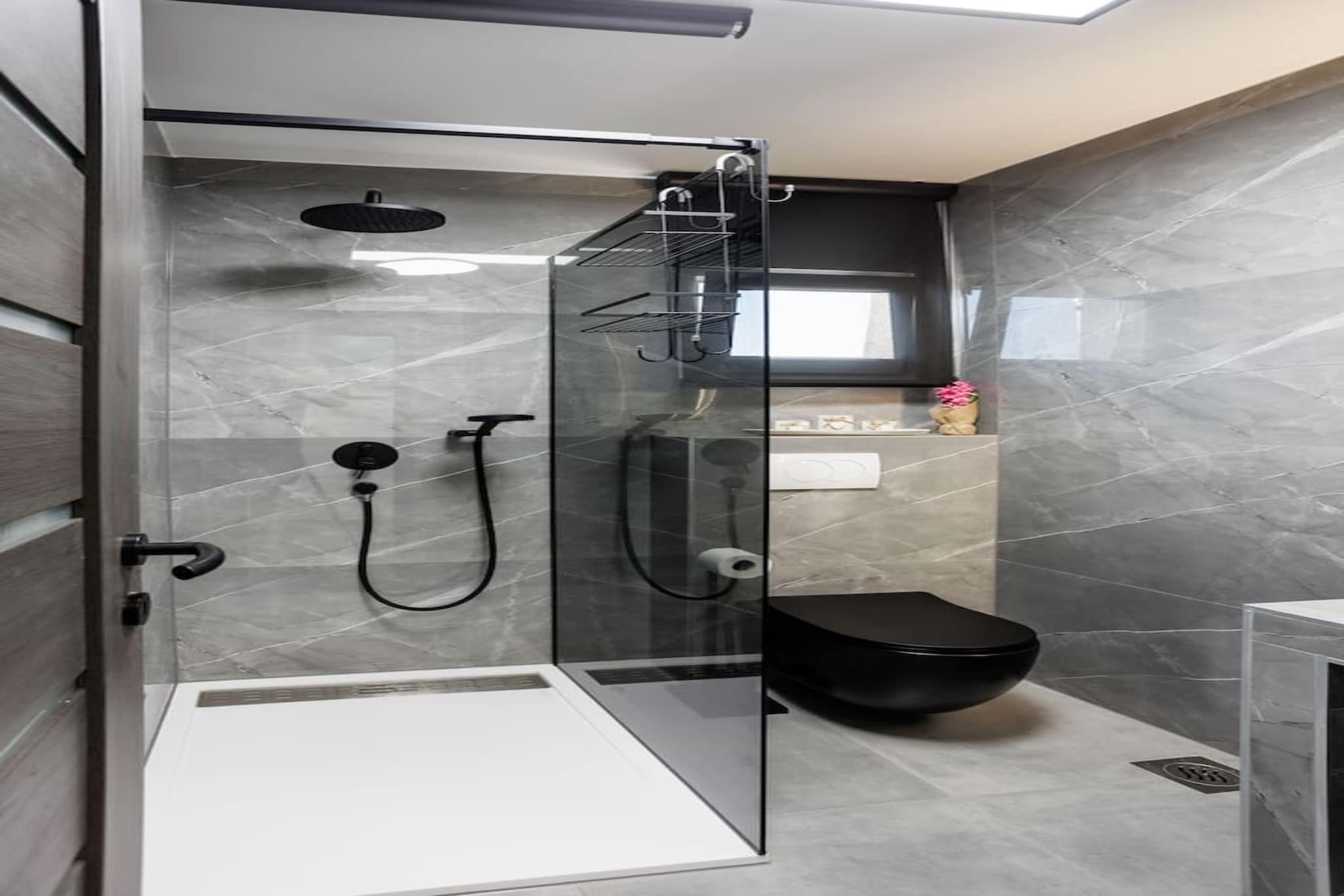 Villa Marivi-Badkamer