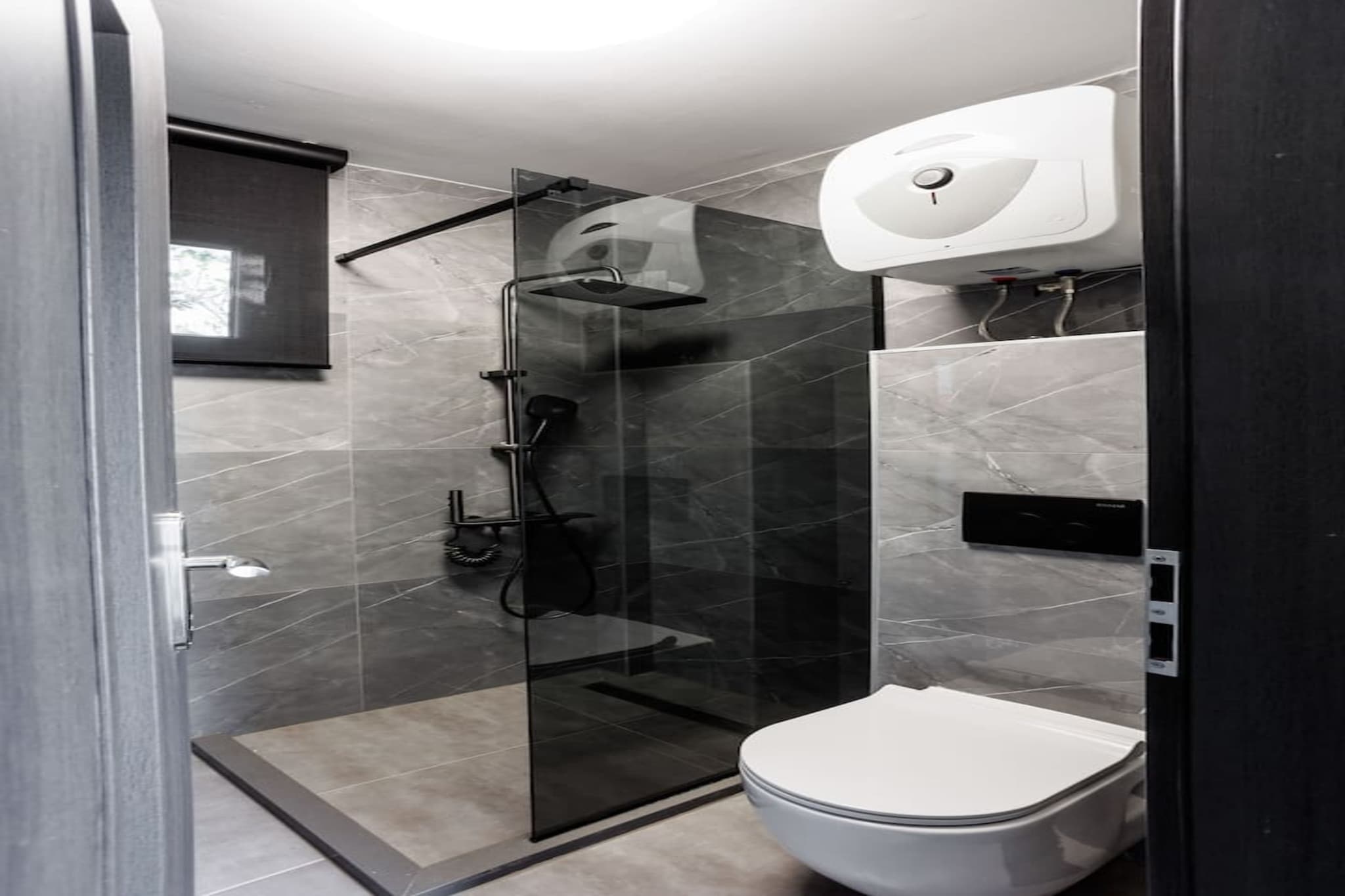 Villa Marivi-Badkamer