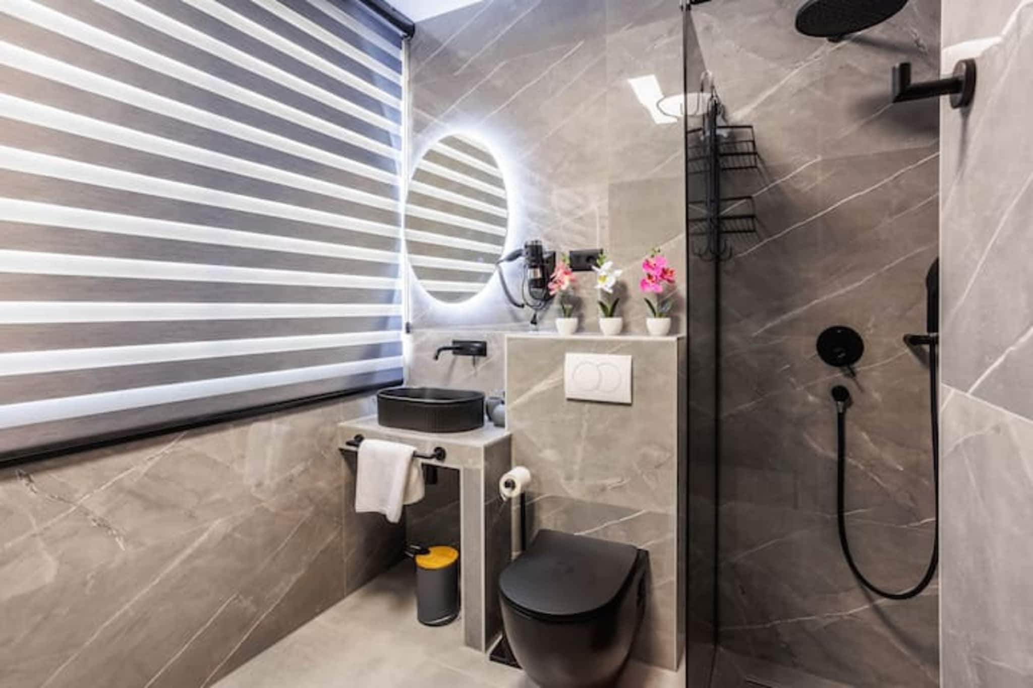 Villa Marivi-Badkamer