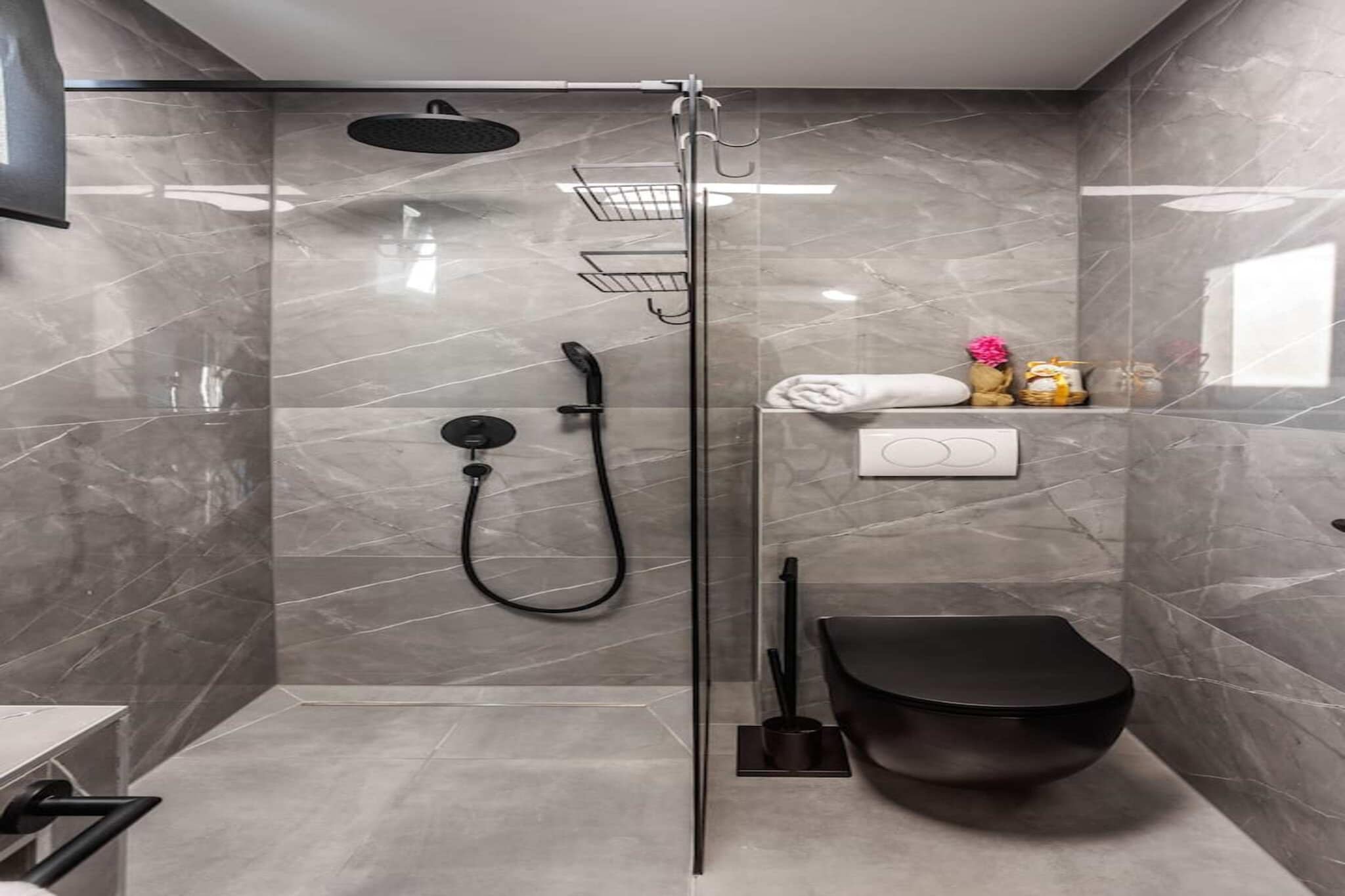 Villa Marivi-Badkamer