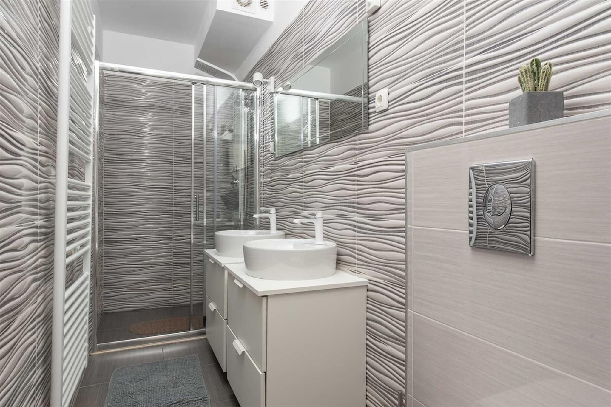 VILLA DIDOVINA-Badkamer