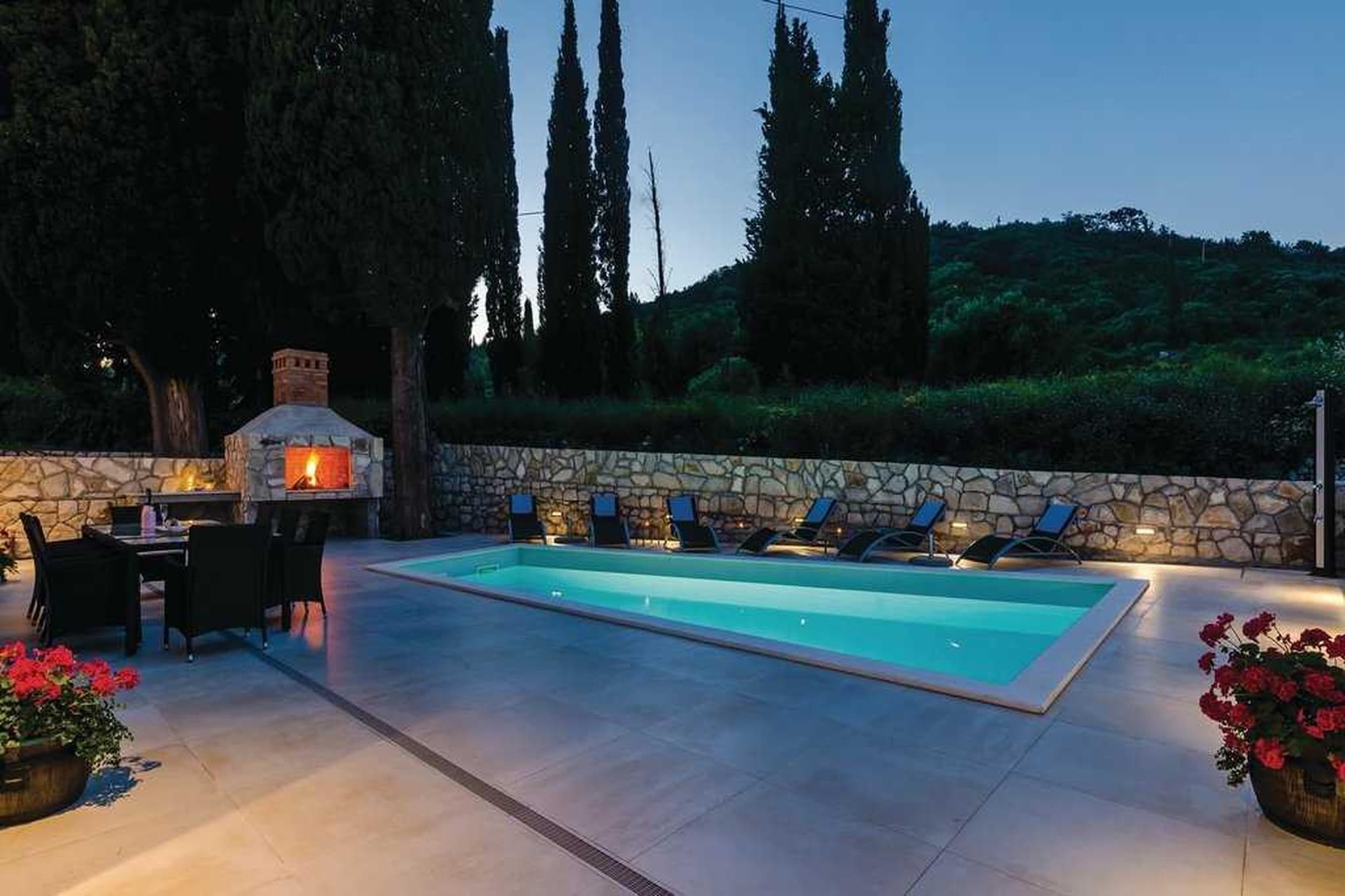 HOLIDAY HOUSE STONE BLISS-Zwembad