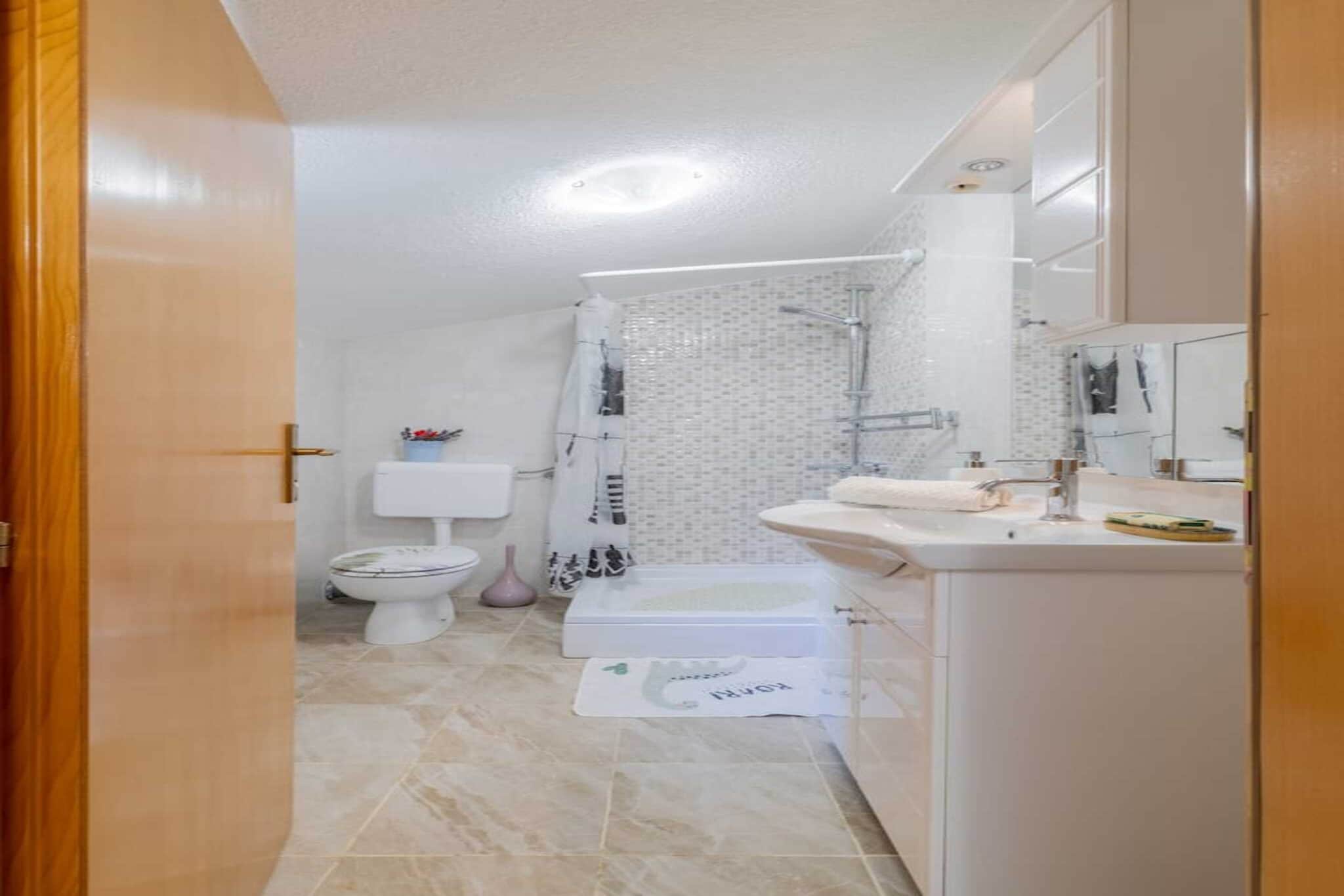 Villa Lavandis-Badkamer