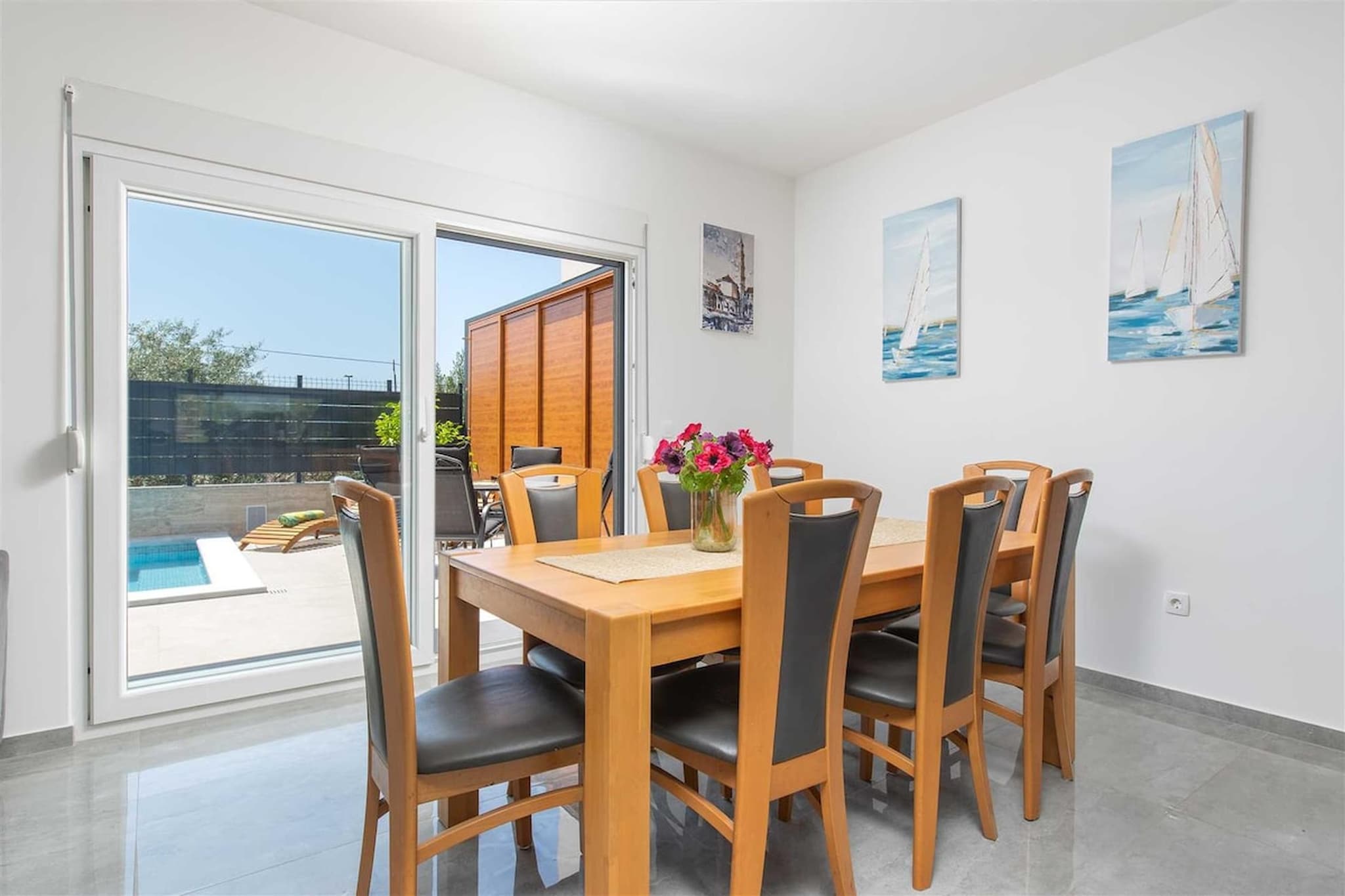 VILLA MIMA II-Salle à manger