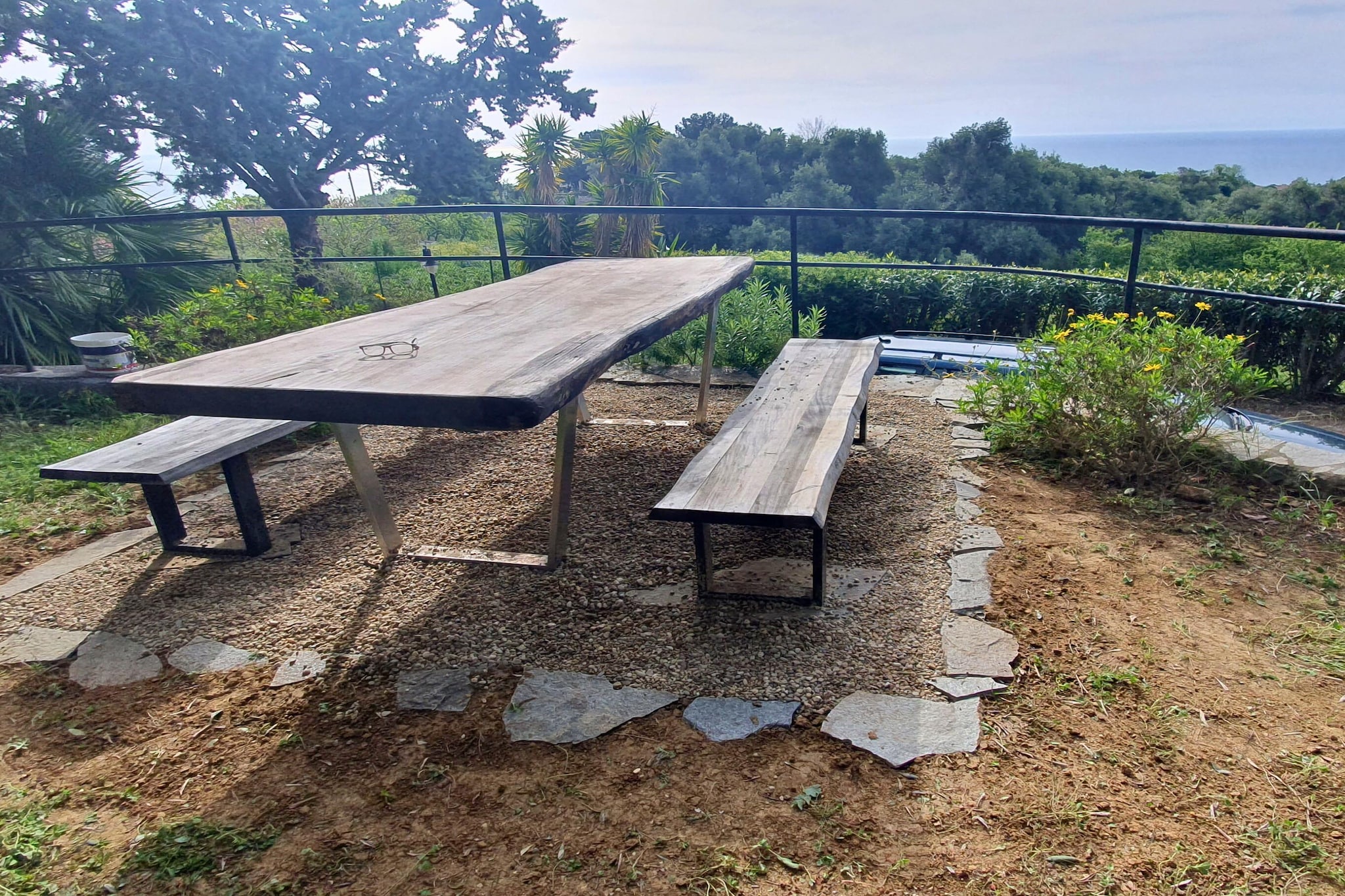 Apartment in einer charmanten Villa mit Meerblick-Jardins en été