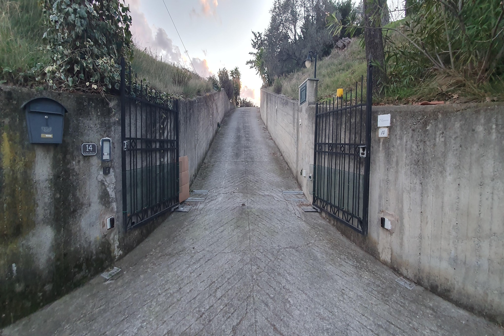 Apartment in einer charmanten Villa mit Meerblick-Hall / réception