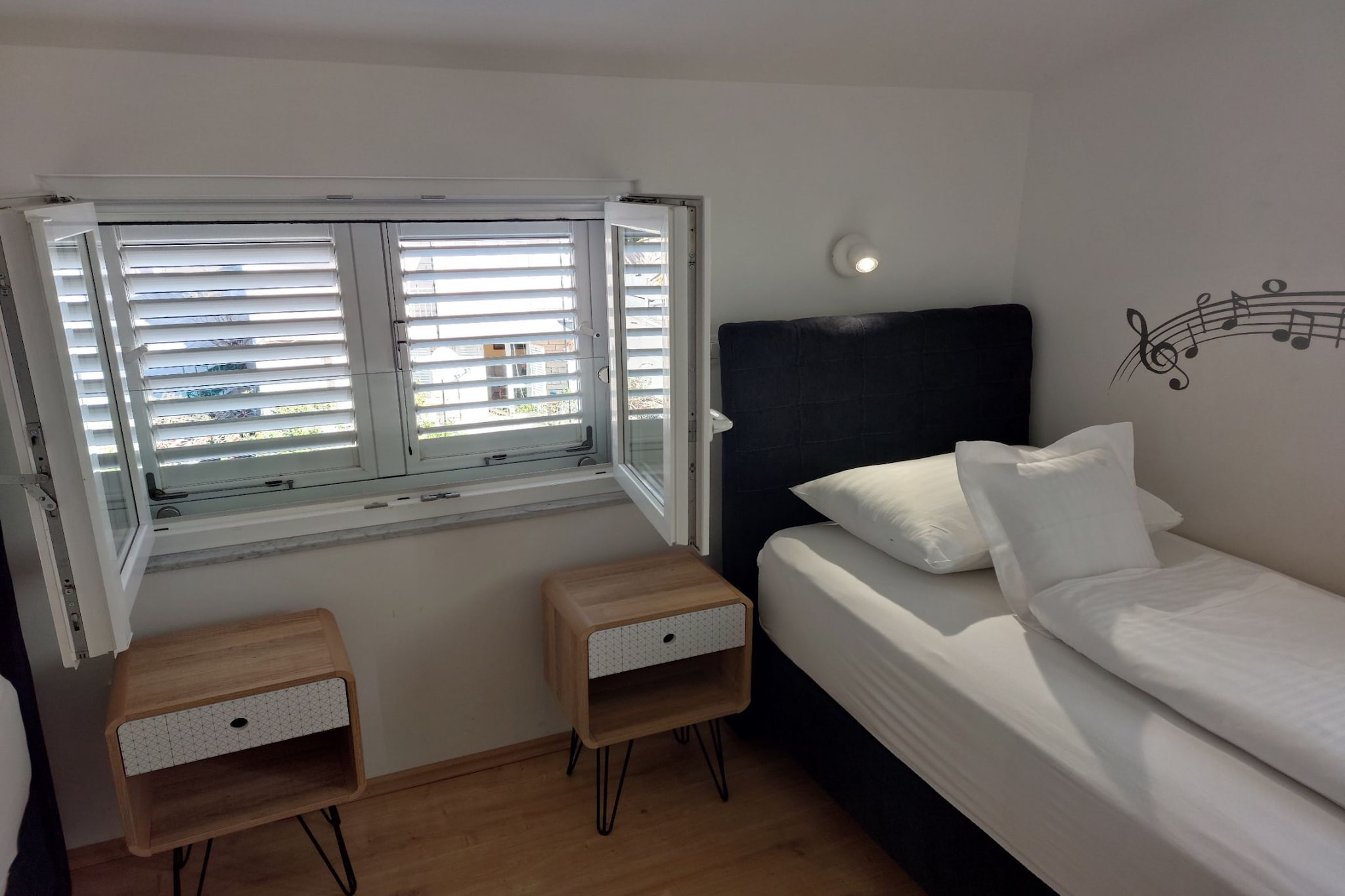 Villa Nižić Makarska -Two Bedroom Apartment With Terrace And Hot Tub (Lux F)