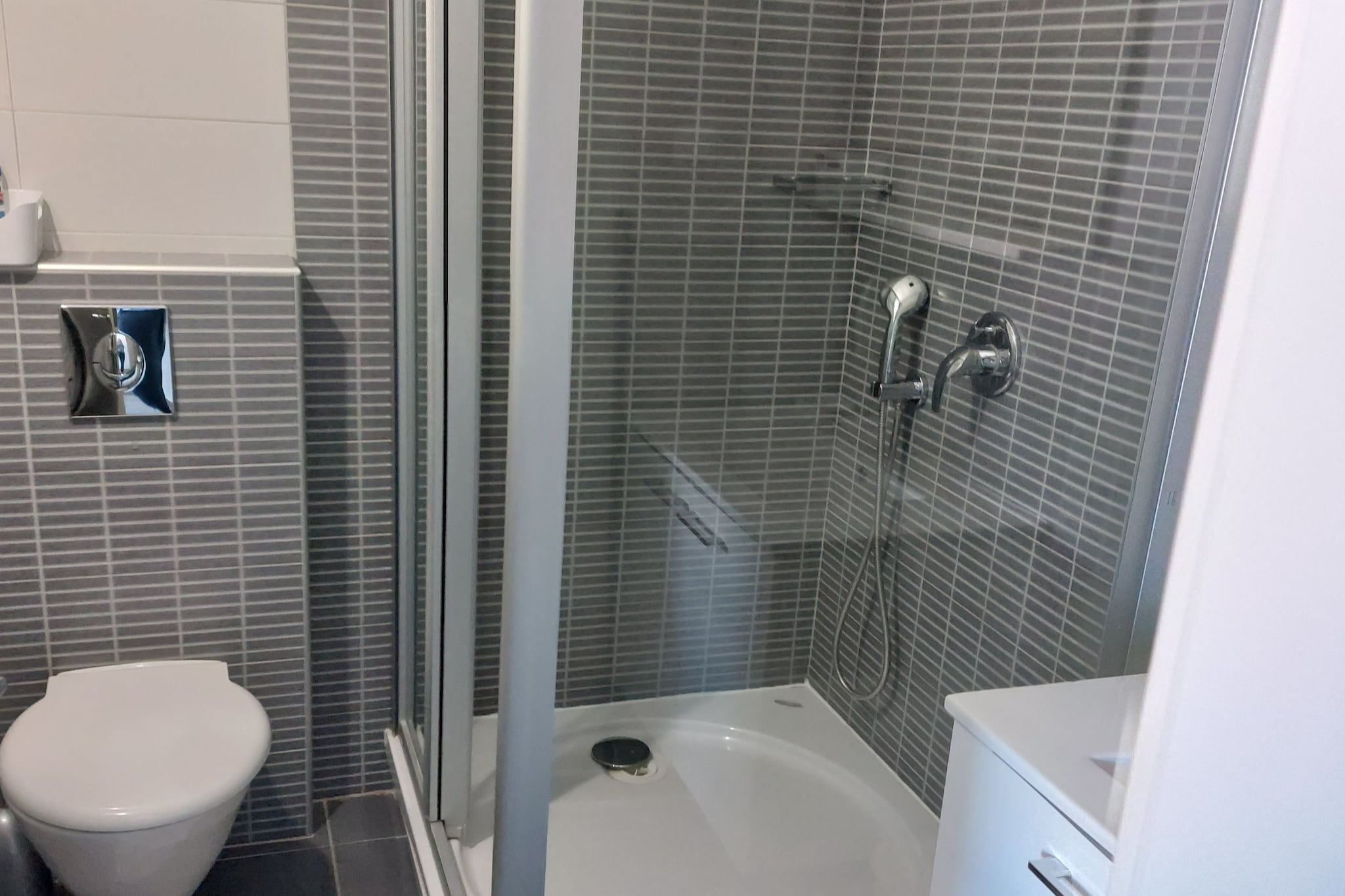 Villa Nižić Makarska -Two Bedroom Apartment With Terrace And Hot Tub (Lux F) - Badkamer