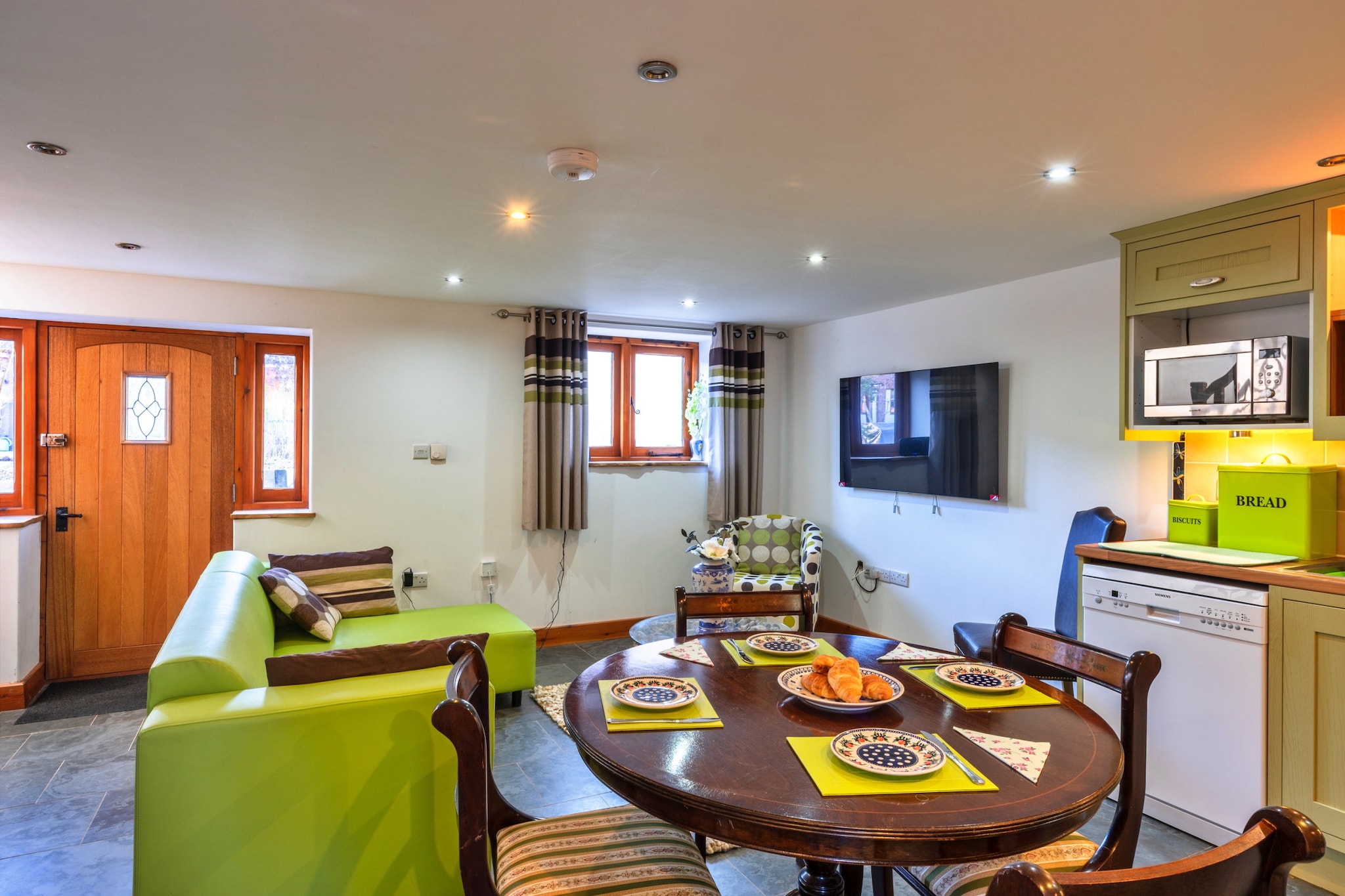 Lime Cottage, Great Houndbeare Farm - Living room