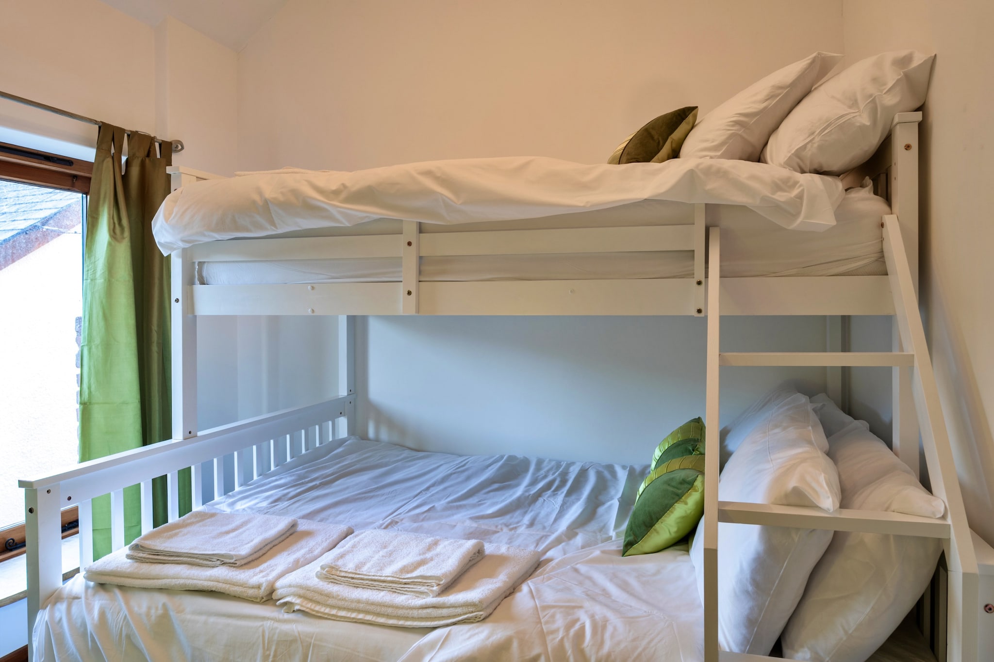 Lime Cottage, Great Houndbeare Farm - Bedroom