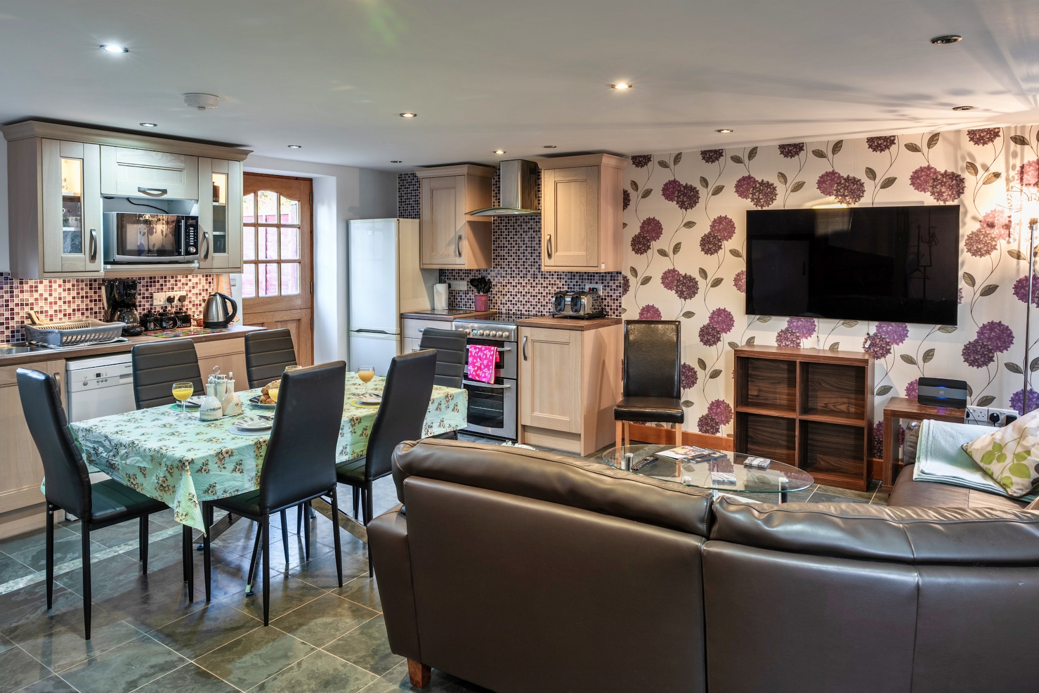 Ivy Cottage, Great Houndbeare Farm - Living room