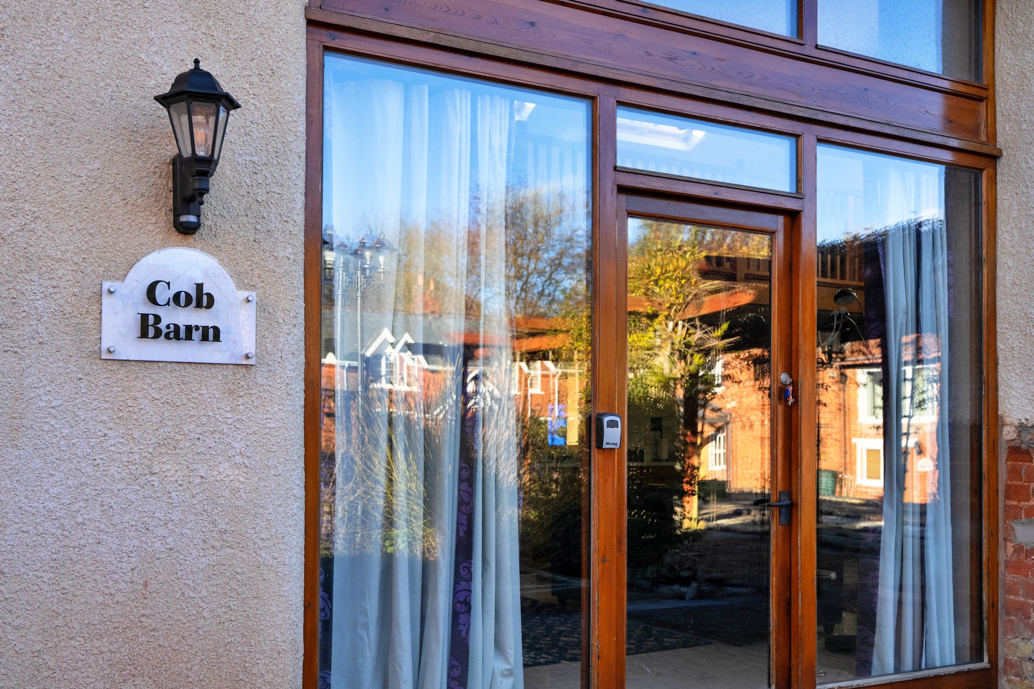 Cob Barn, Great Houndbeare Farm - Hall & reception