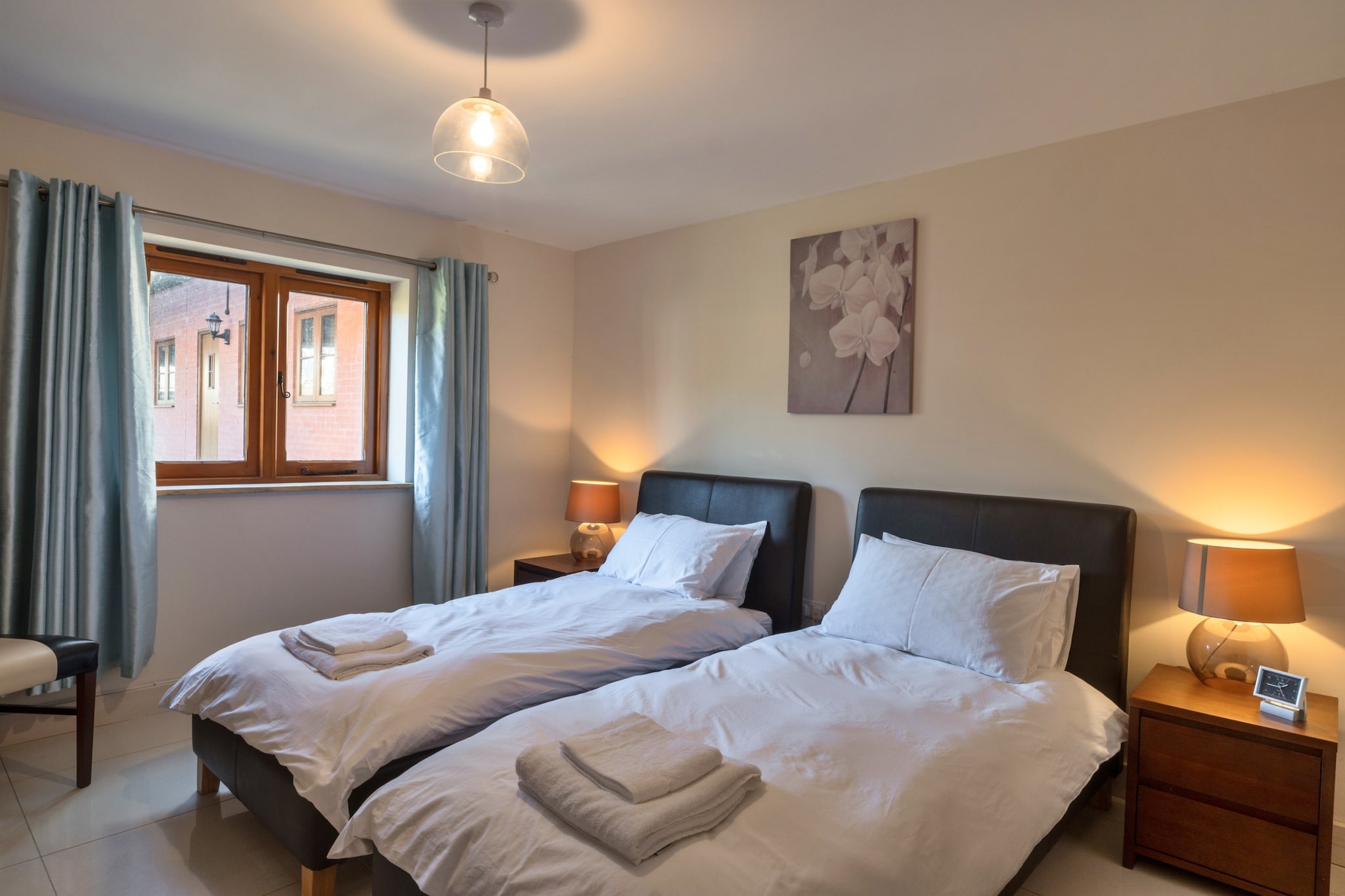 Cob Barn, Great Houndbeare Farm - Bedroom
