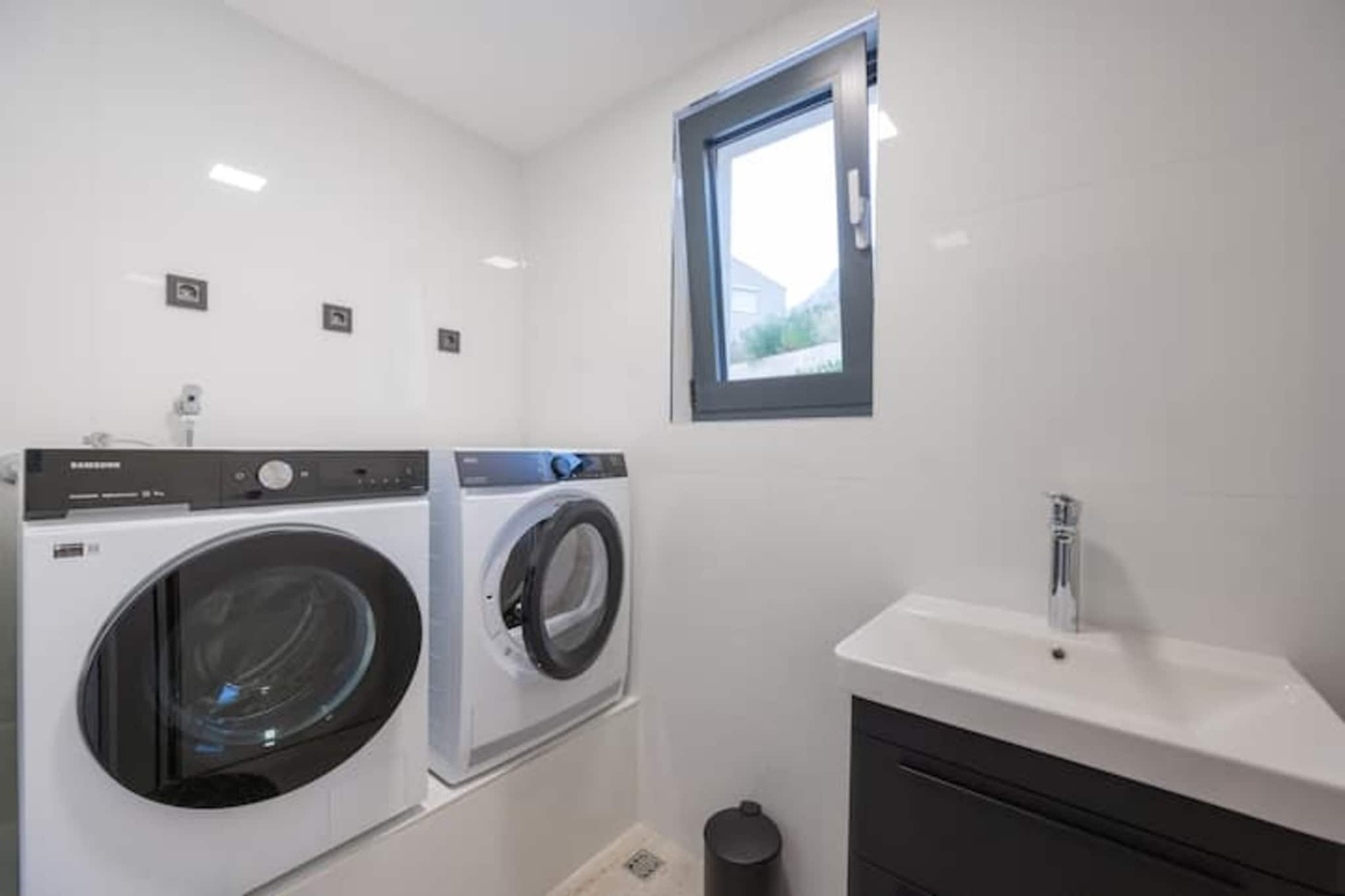 Villa Ivana-Badkamer