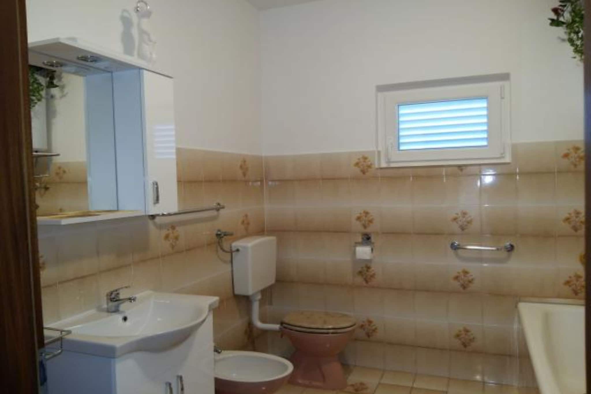 Apartments Tomislav - Superior Two Bedroom Apartment with Terrace and Sea View - Badkamer