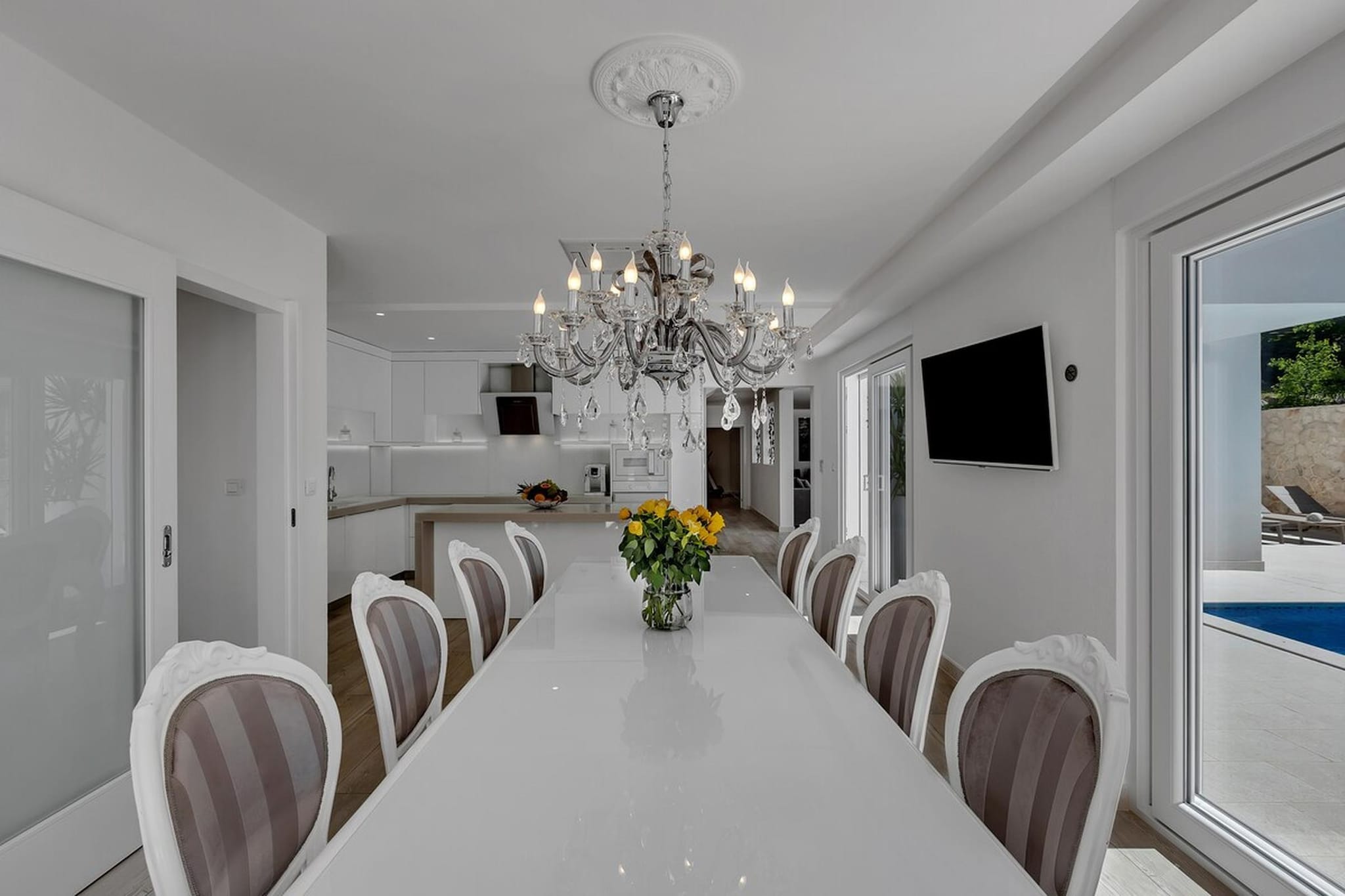 VILLA PRESTIGE-Eetkamer