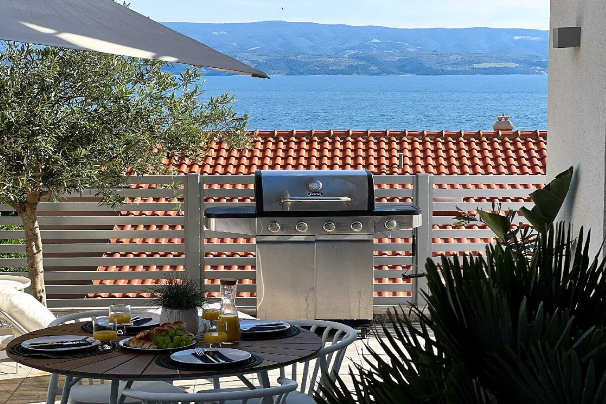 Villa Oneum – APT Mare-Terrasbalkon