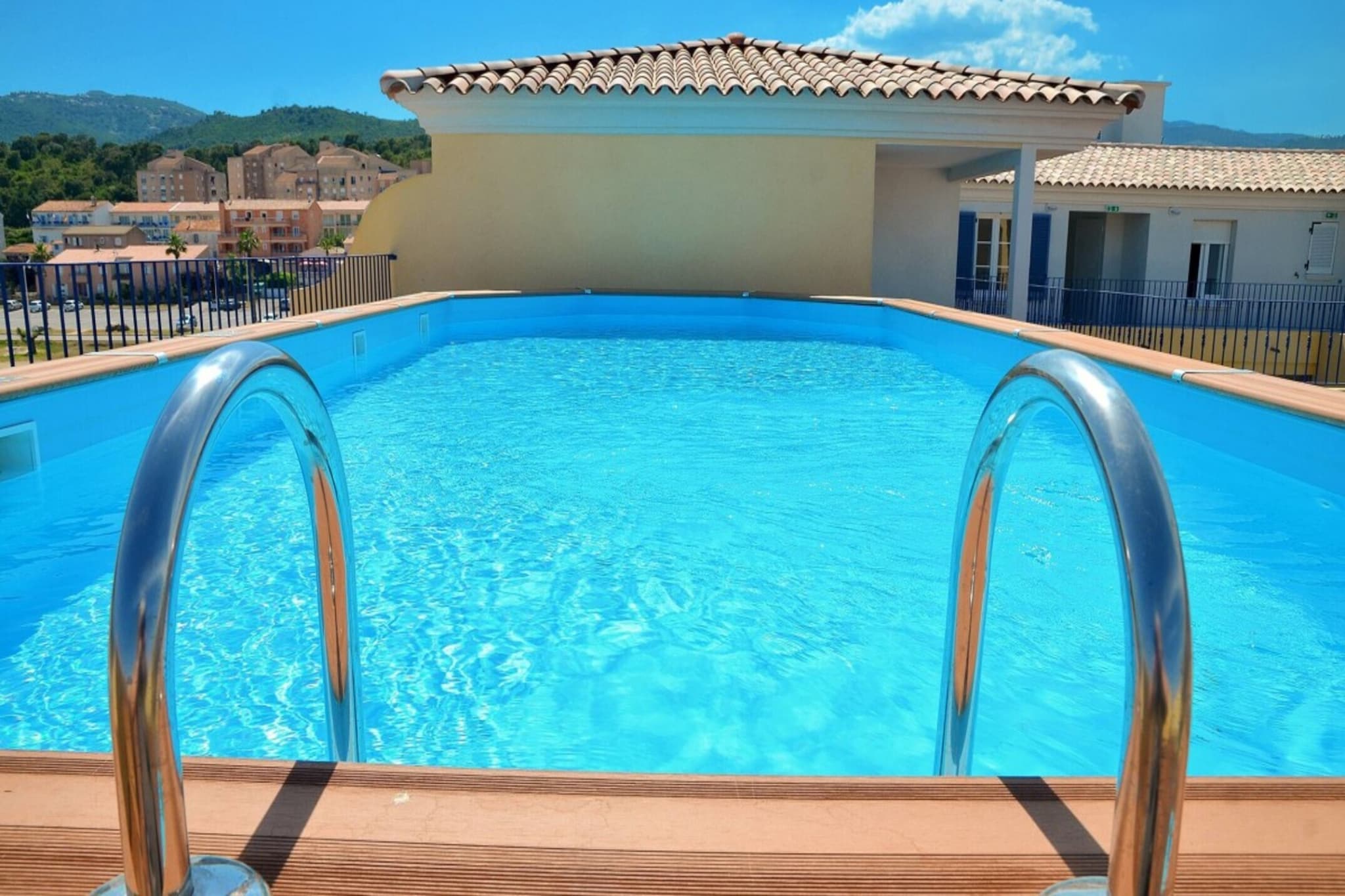 Les Voiles Blanches/Bilocale/6-Schwimmbad