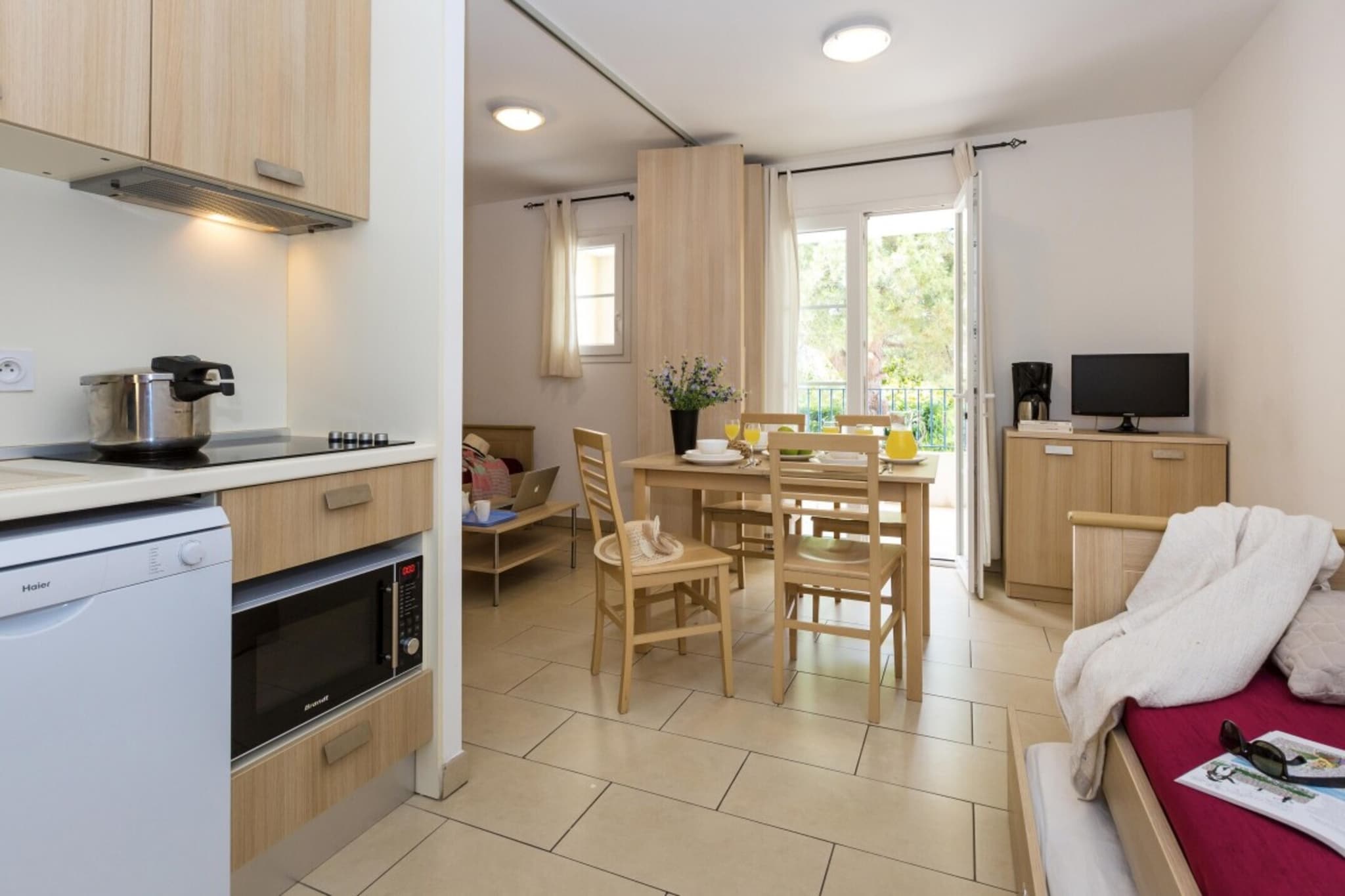 Les Voiles Blanches/Trilocale/6-Esszimmer