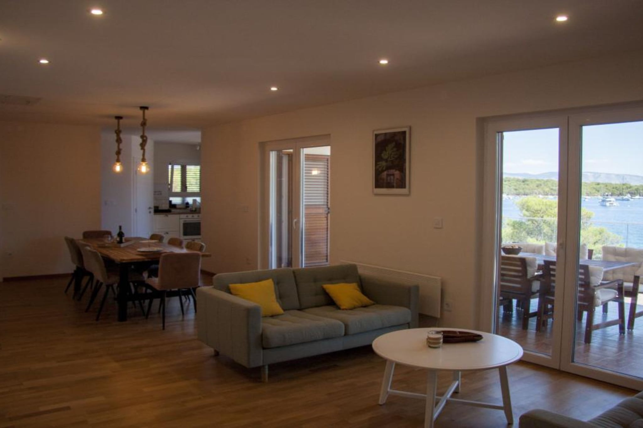 Casa Bel Mare - Three Bedroom Holiday Home With Balcony and Sea View