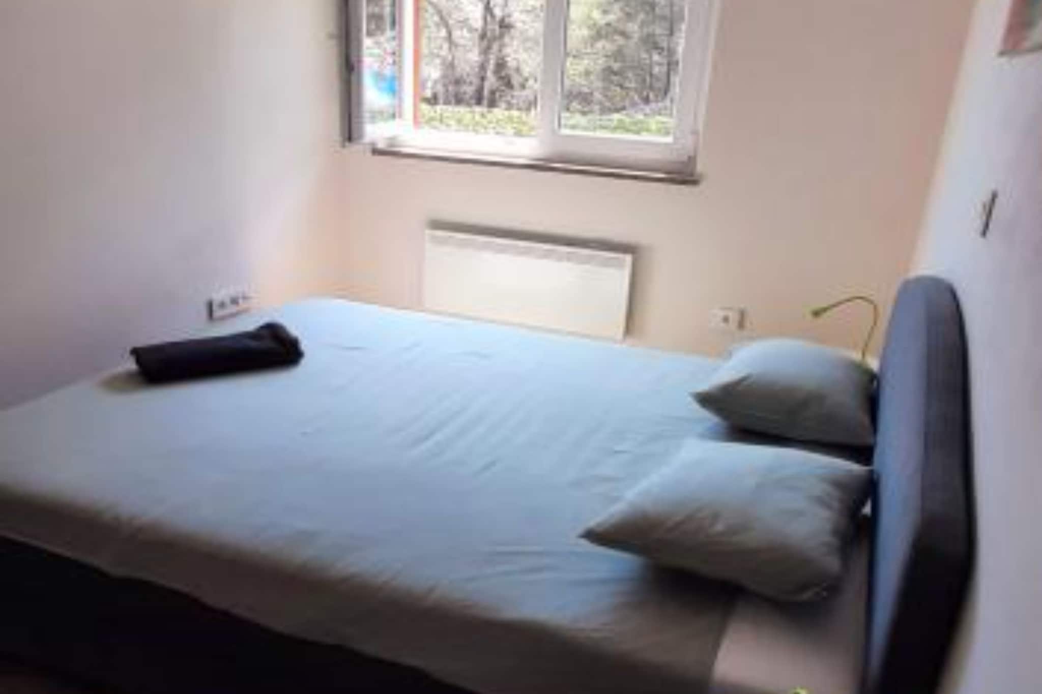 Casa Bel Mare - Three Bedroom Holiday Home With Balcony and Sea View - Bedroom