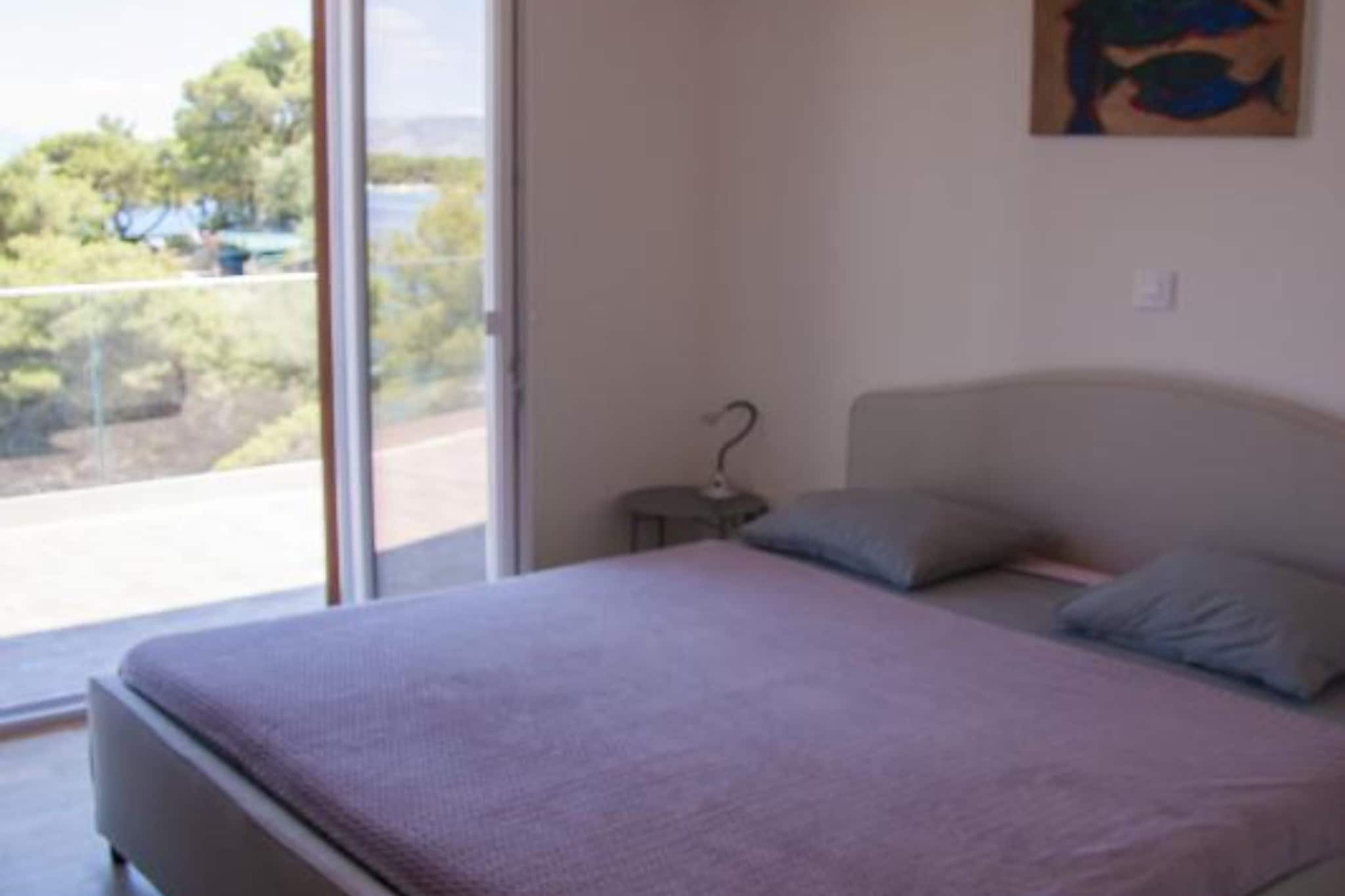 Casa Bel Mare - Three Bedroom Holiday Home With Balcony and Sea View - Bedroom