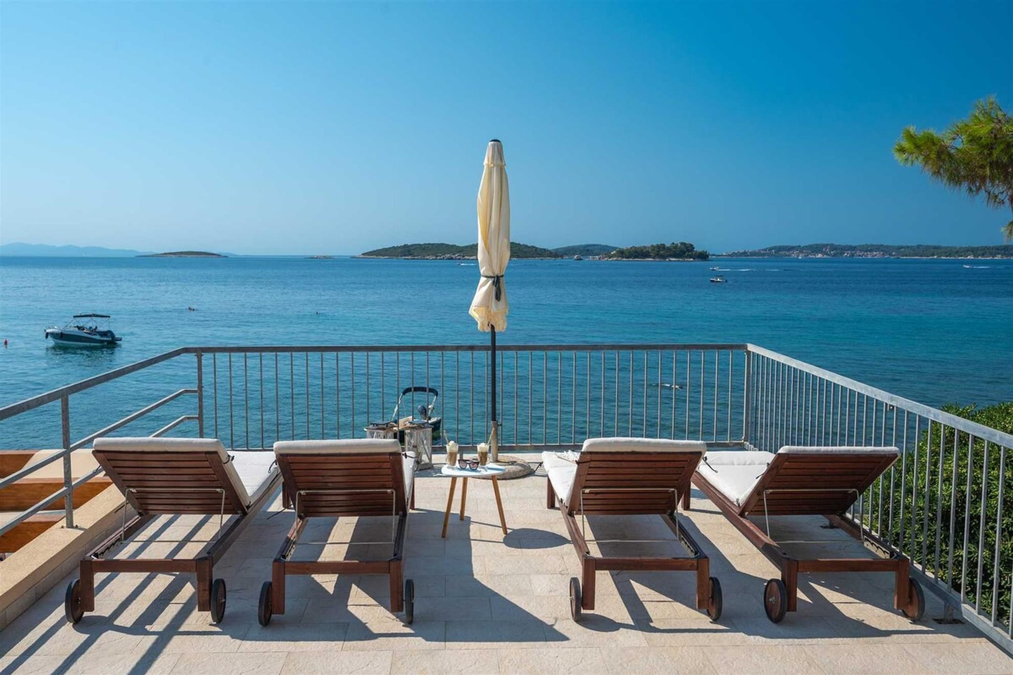 Villa AdriaStone-Vue d'été