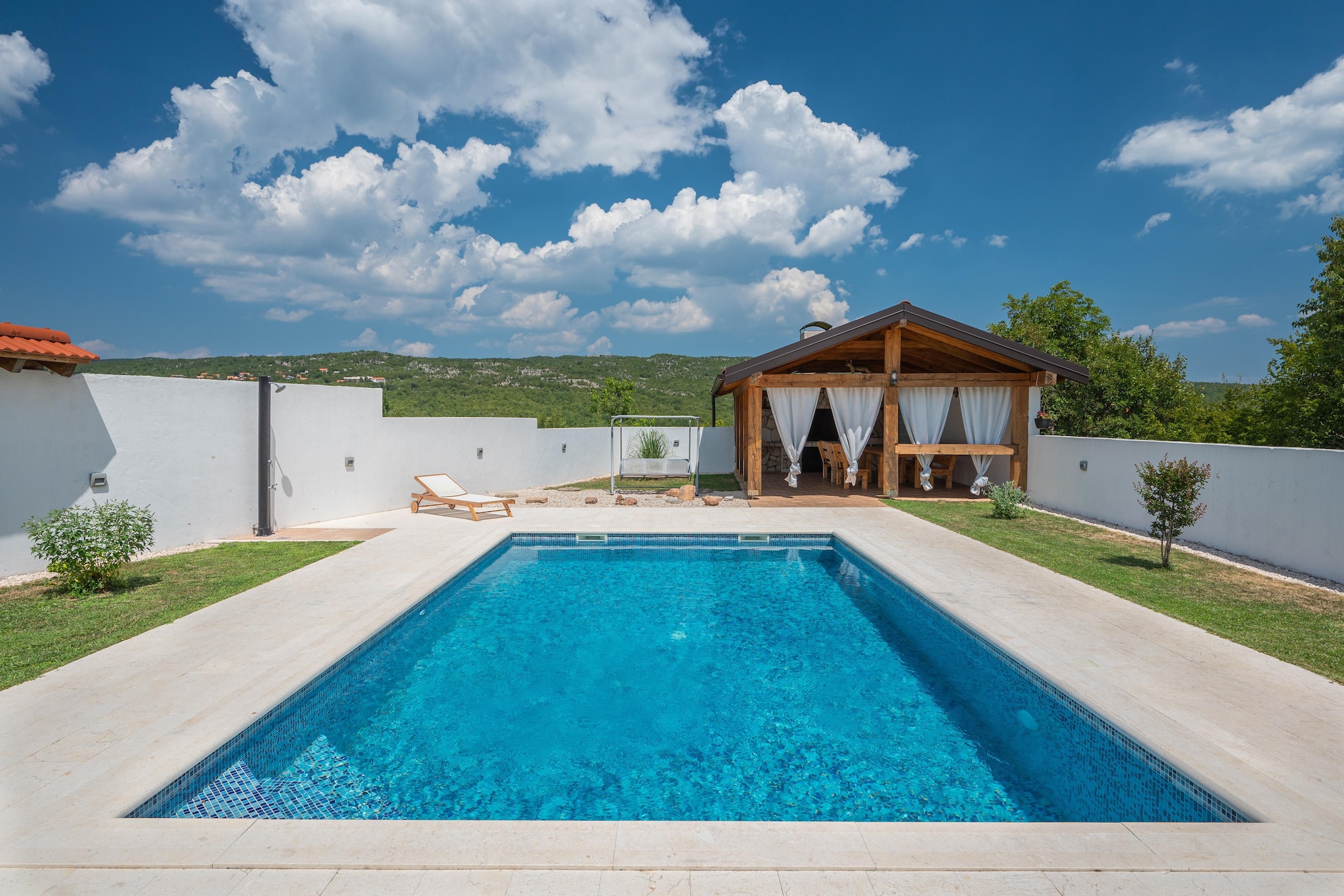 Cozy Mountain Villa for 10 in Slivno