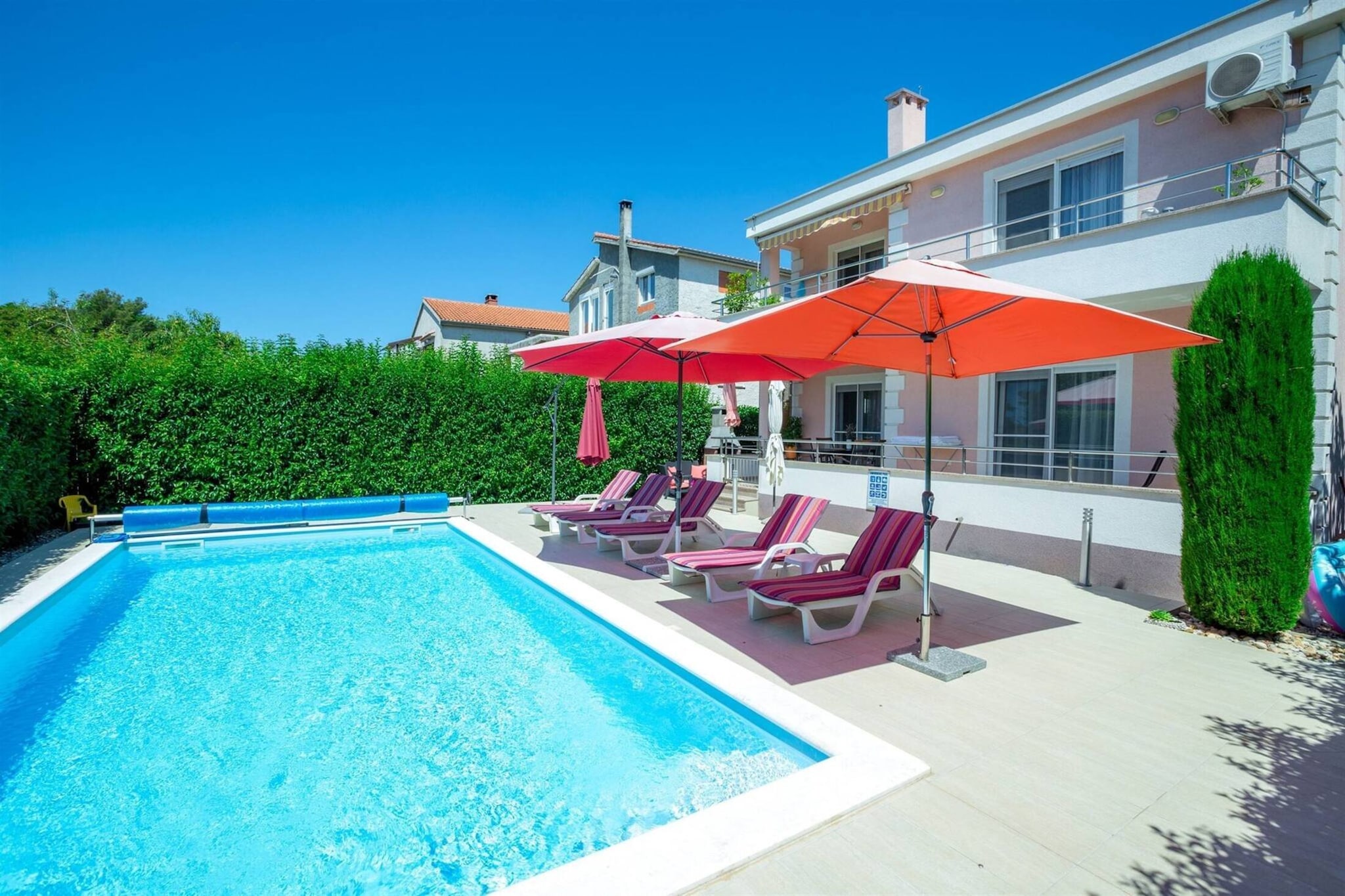Apartment ViGo with private pool-Zwembad