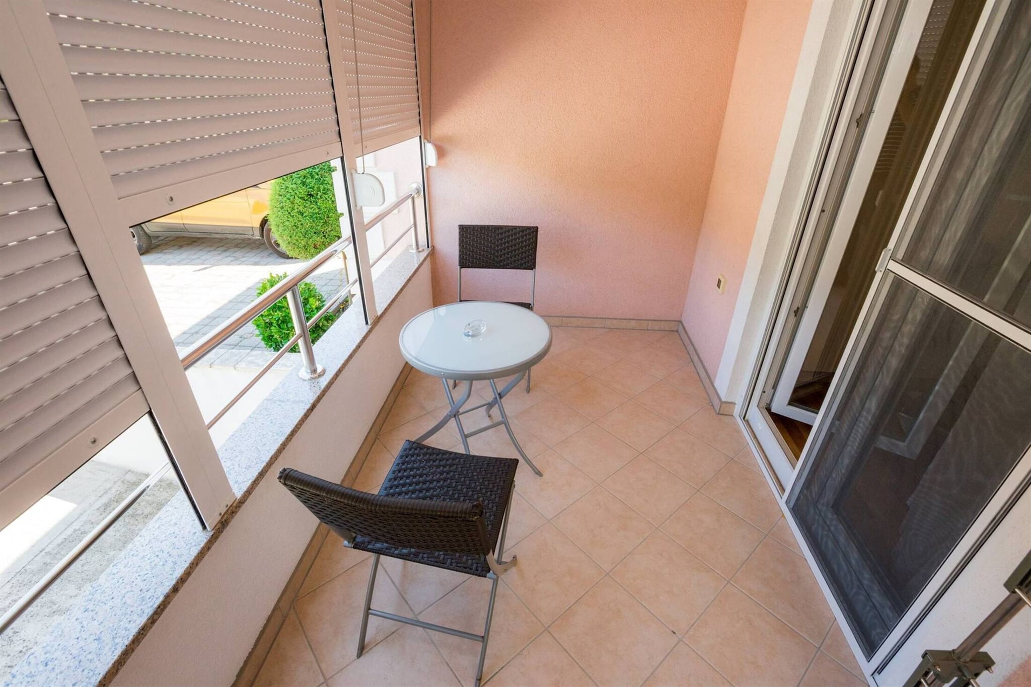 Apartment ViGo with private pool-Terrasbalkon