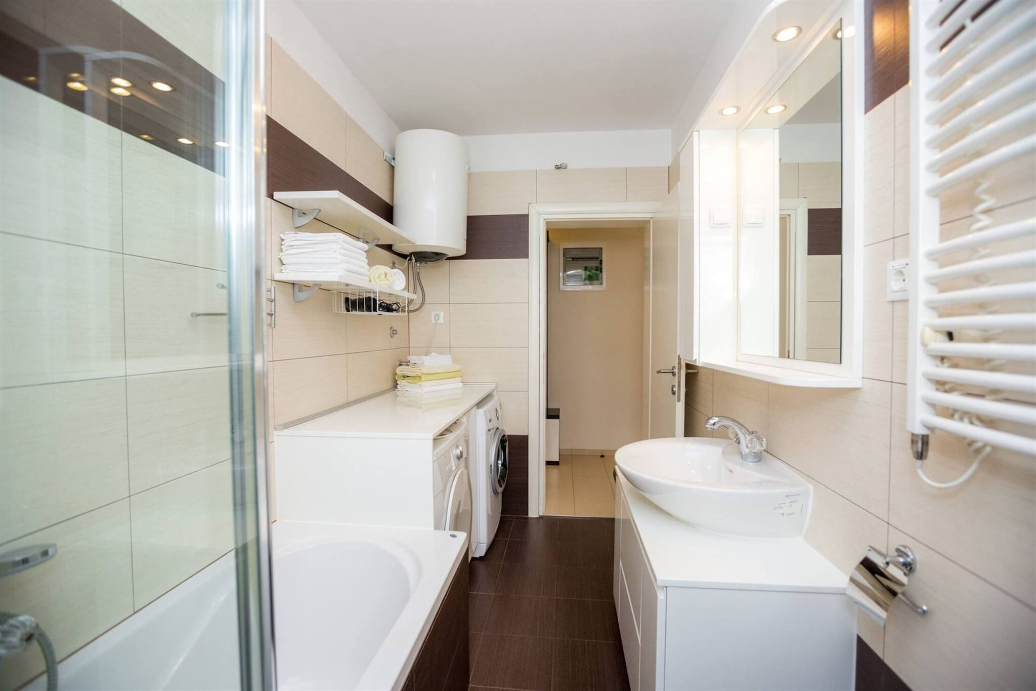 Apartment ViGo with private pool-Badkamer