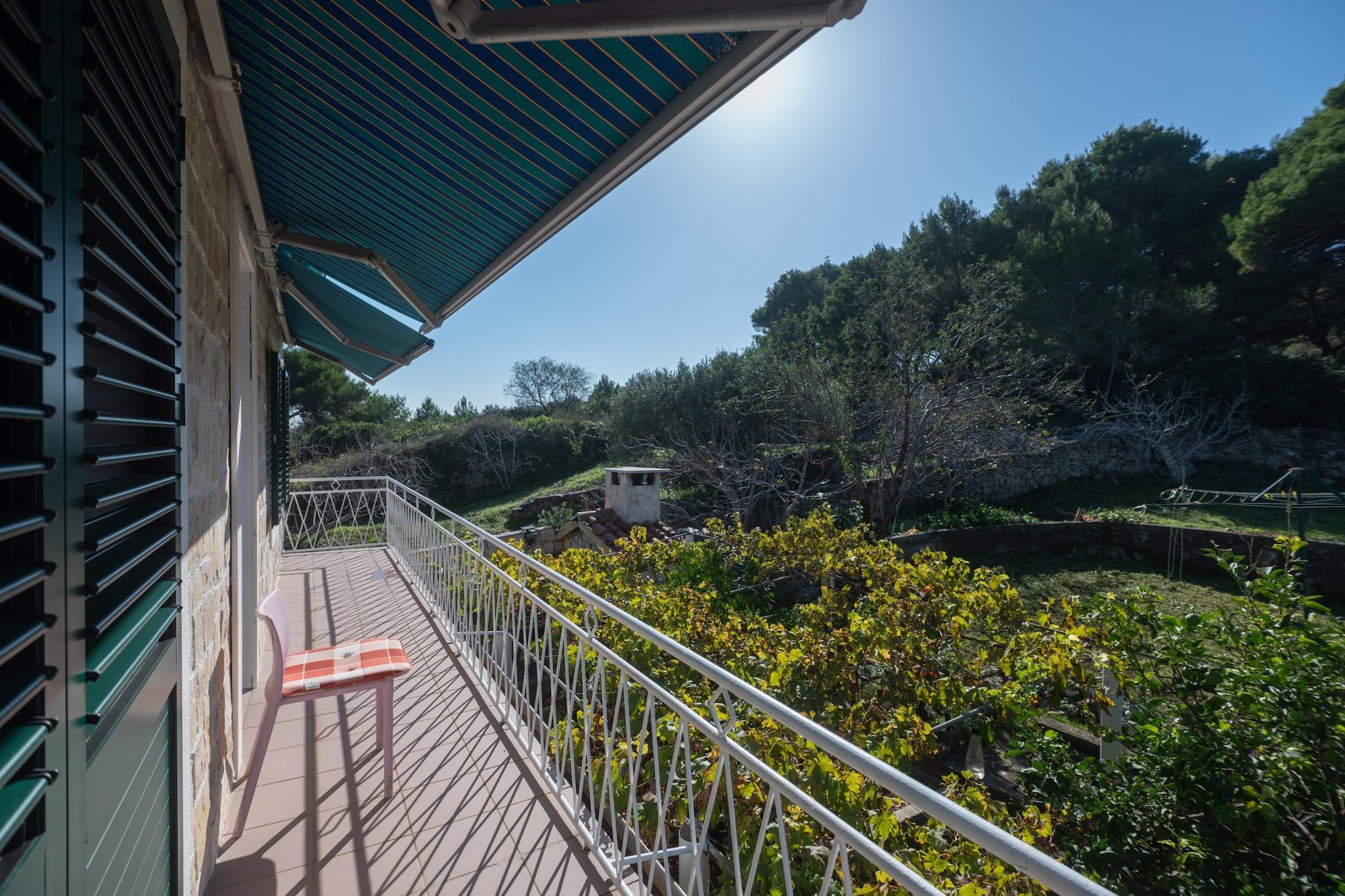 Holiday home Antonela-Terrasbalkon