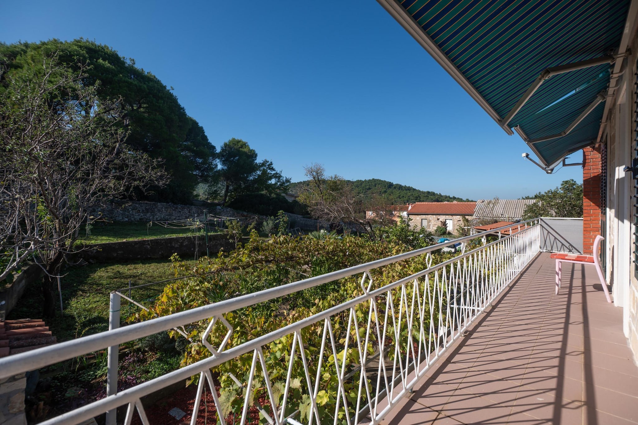 Holiday home Antonela-Terrasbalkon